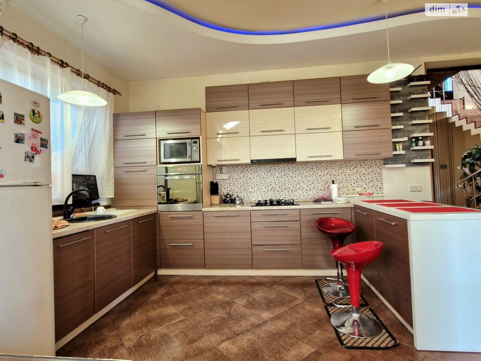 двухэтажный дом, 340 кв. м, кирпич. Продажа в Лесном фото 1