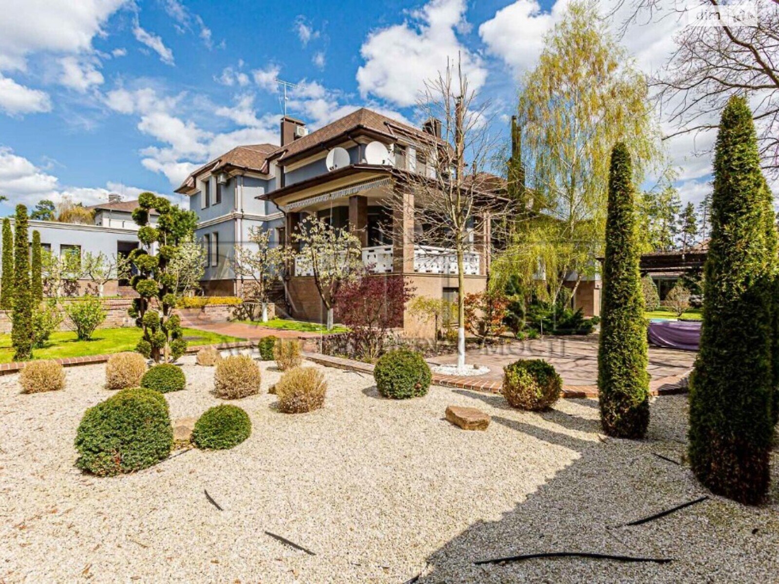 триповерховий будинок, 627 кв. м, цегла. Продаж у Лісне фото 1 триповерховий будинок, 627 кв. м, цегла. Продаж у Лісне фото 1