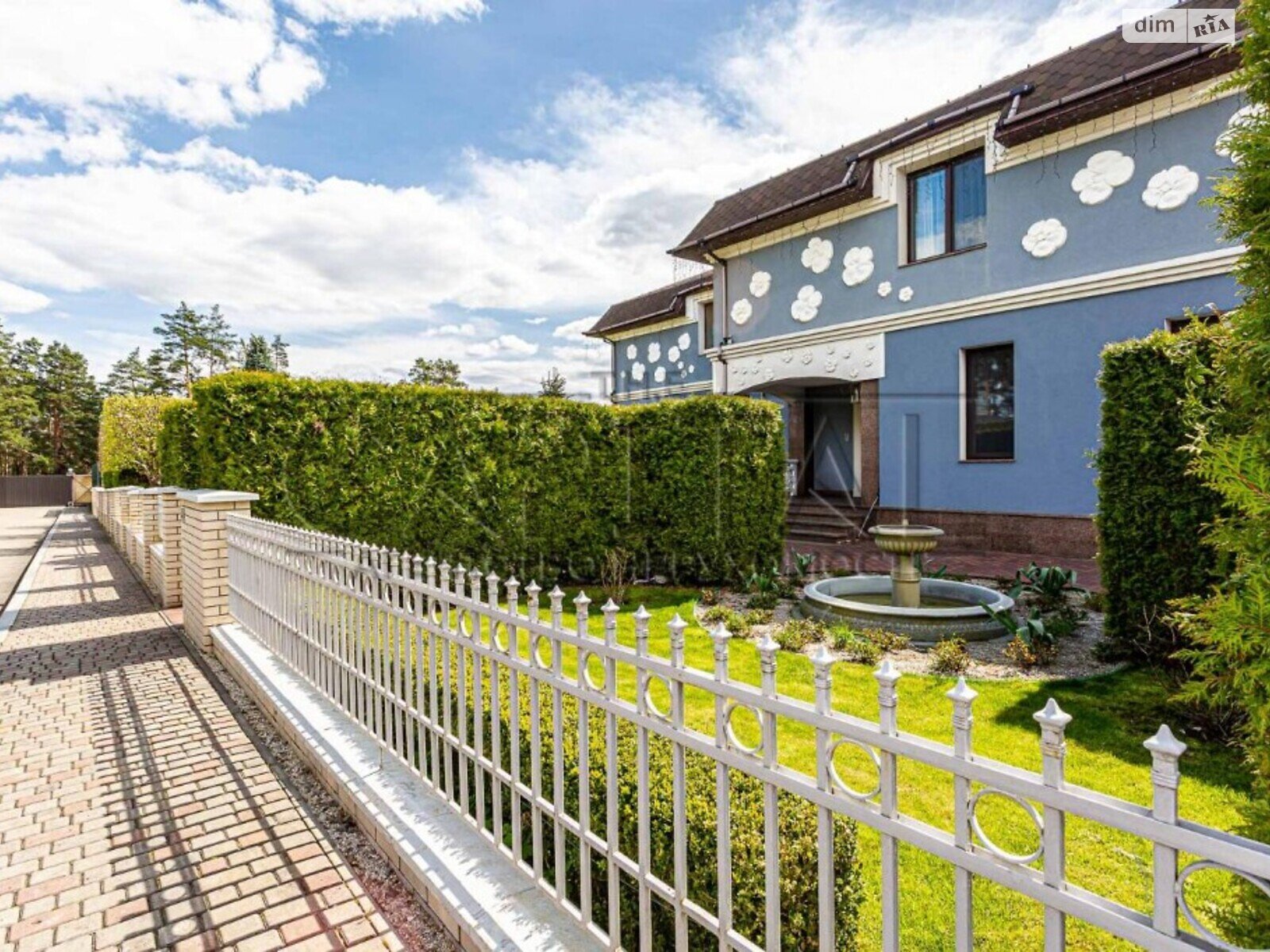 триповерховий будинок, 627 кв. м, цегла. Продаж у Лісне фото 1 триповерховий будинок, 627 кв. м, цегла. Продаж у Лісне фото 1