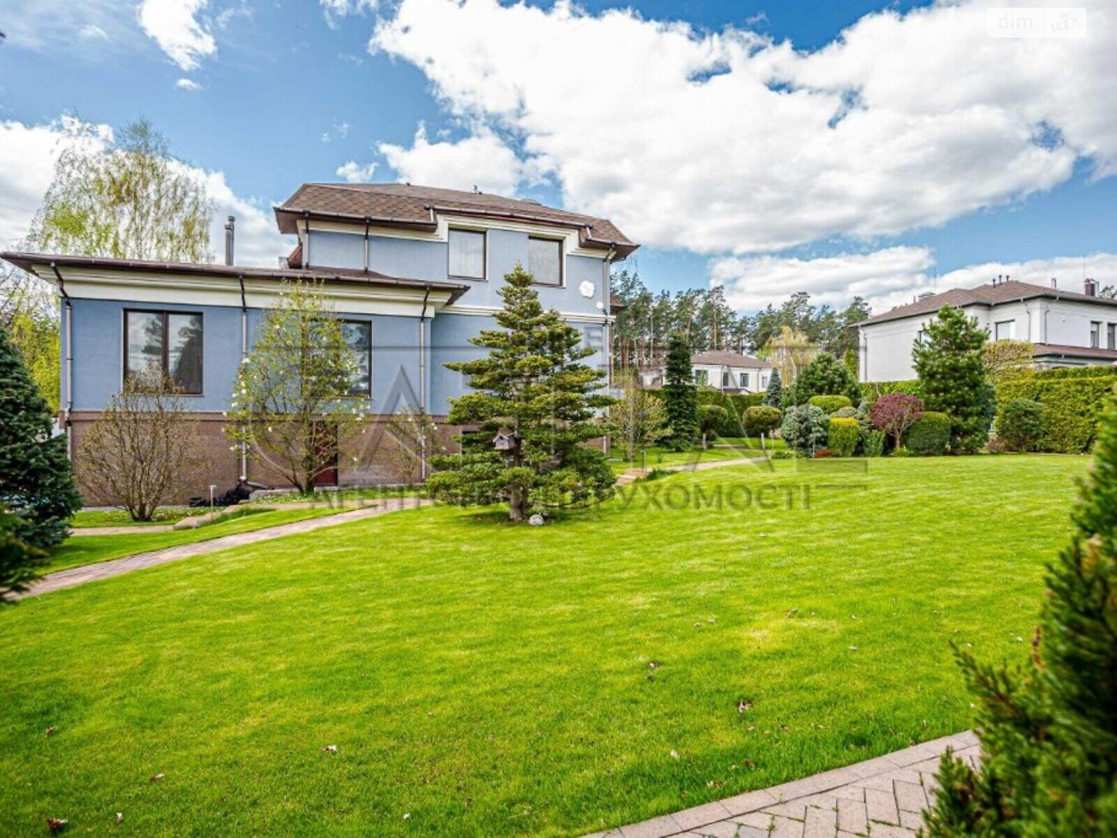 триповерховий будинок, 627 кв. м, цегла. Продаж у Лісне фото 1 триповерховий будинок, 627 кв. м, цегла. Продаж у Лісне фото 1