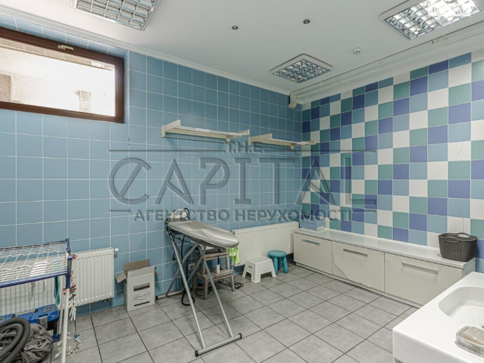 триповерховий будинок, 627 кв. м, цегла. Продаж у Лісне фото 1 триповерховий будинок, 627 кв. м, цегла. Продаж у Лісне фото 1