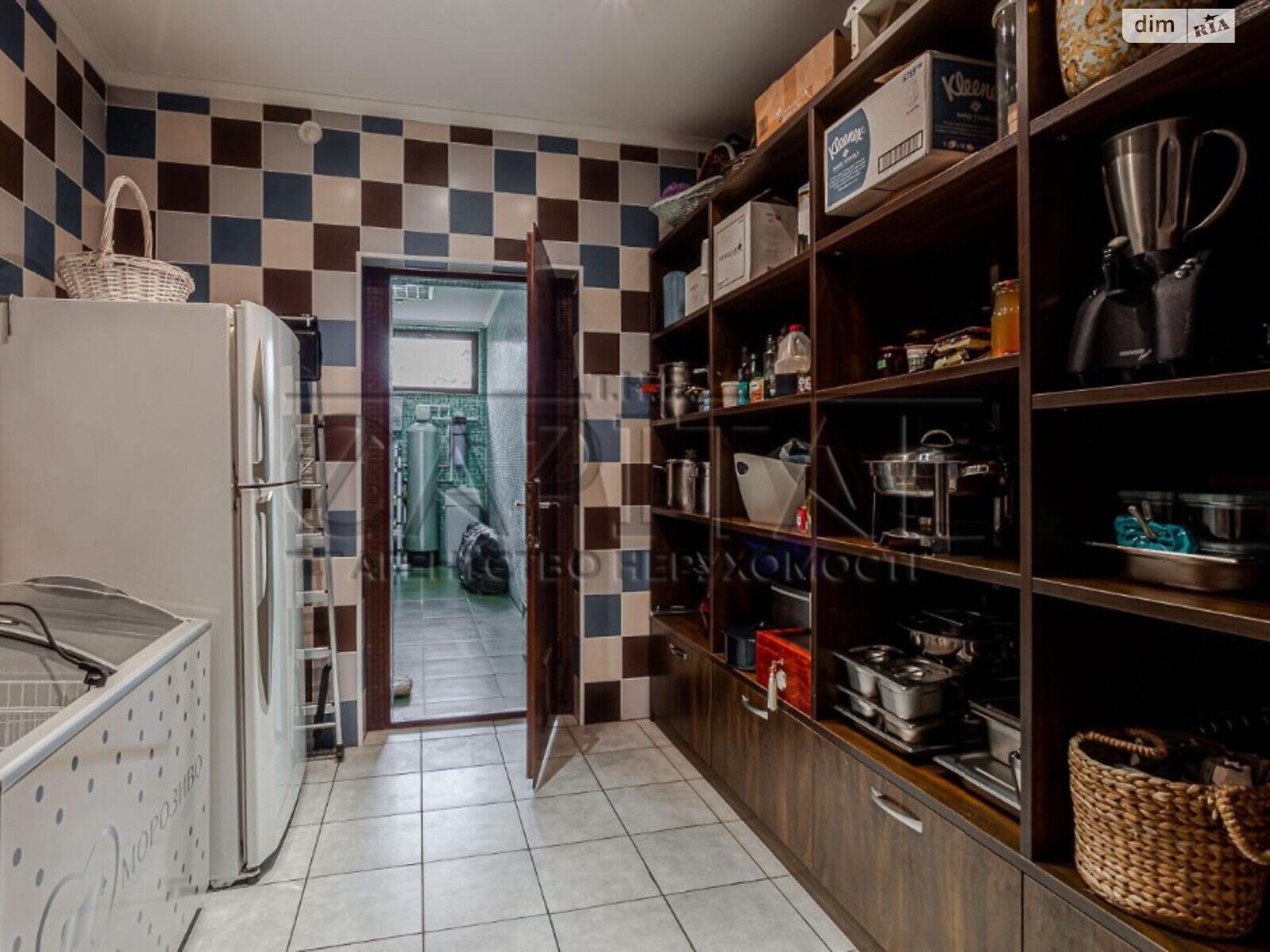 триповерховий будинок, 627 кв. м, цегла. Продаж у Лісне фото 1 триповерховий будинок, 627 кв. м, цегла. Продаж у Лісне фото 1