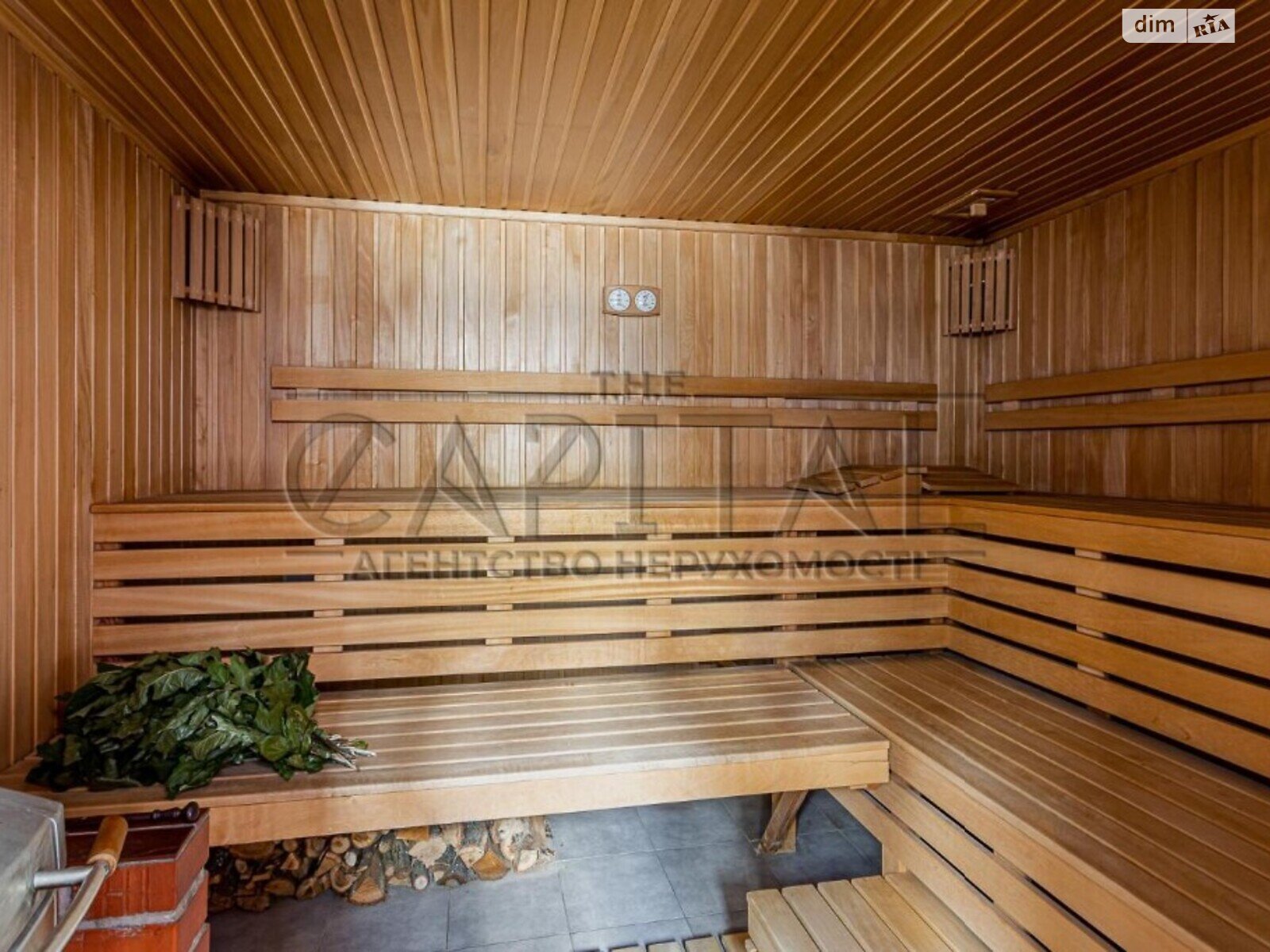 триповерховий будинок, 627 кв. м, цегла. Продаж у Лісне фото 1 триповерховий будинок, 627 кв. м, цегла. Продаж у Лісне фото 1