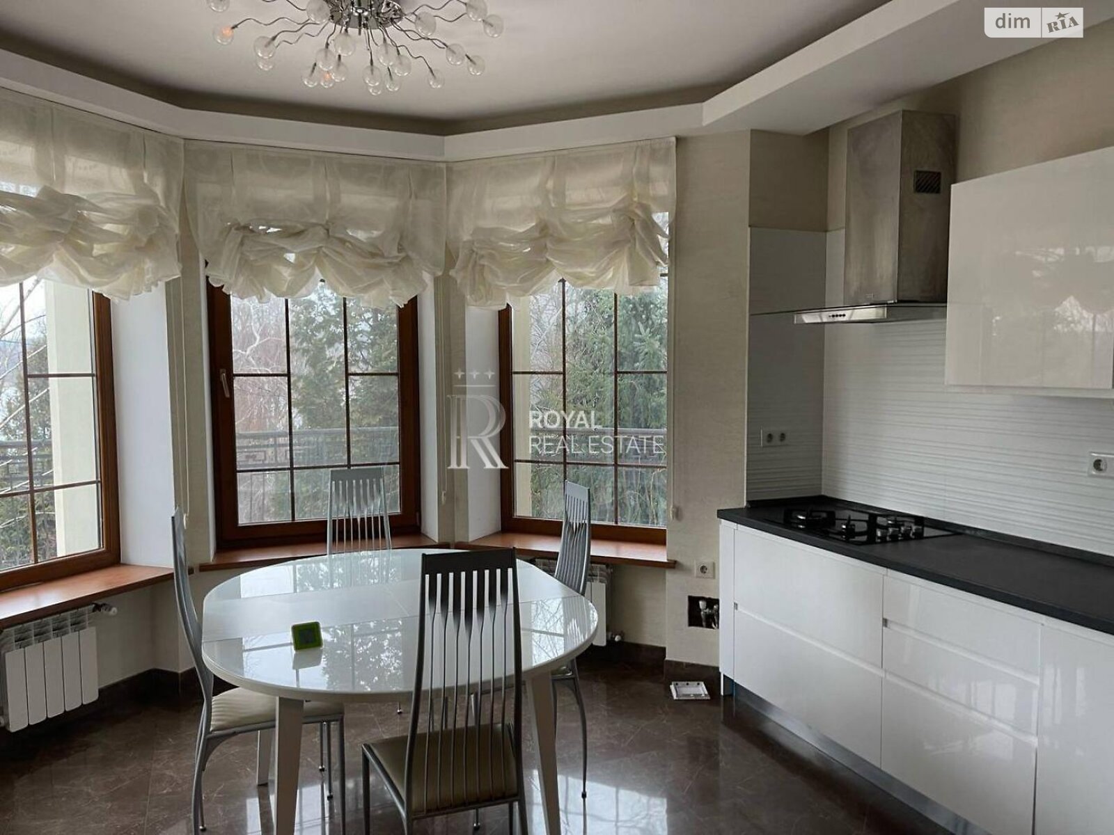 триповерховий будинок з верандою, 598.7 кв. м, цегла. Продаж у Шпитьках фото 1 триповерховий будинок з верандою, 598.7 кв. м, цегла. Продаж у Шпитьках фото 1