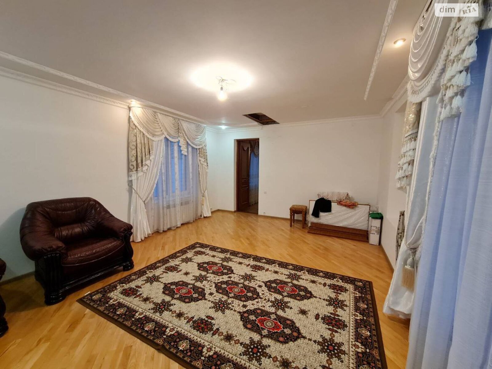 двоповерховий будинок, 570 кв. м, цегла. Продаж у Лісових Гринівцях фото 1 двоповерховий будинок, 570 кв. м, цегла. Продаж у Лісових Гринівцях фото 1