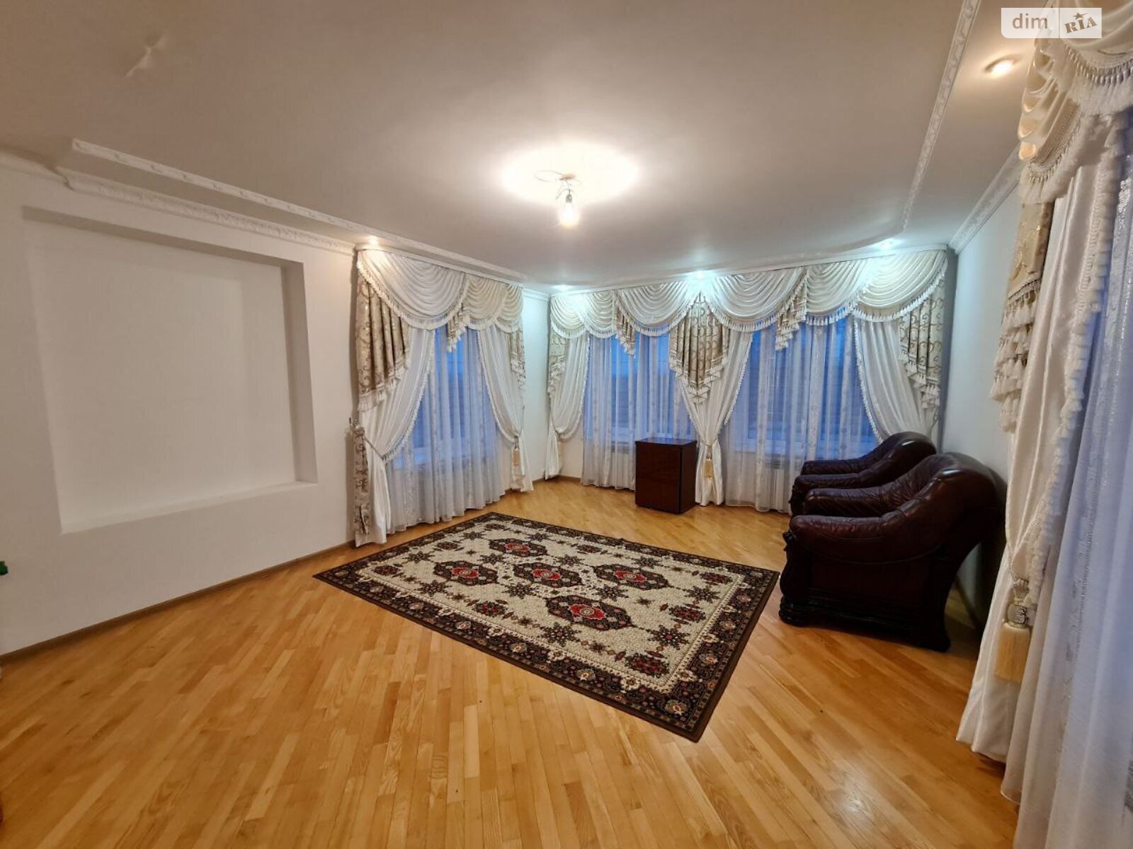 двоповерховий будинок, 570 кв. м, цегла. Продаж у Лісових Гринівцях фото 1 двоповерховий будинок, 570 кв. м, цегла. Продаж у Лісових Гринівцях фото 1