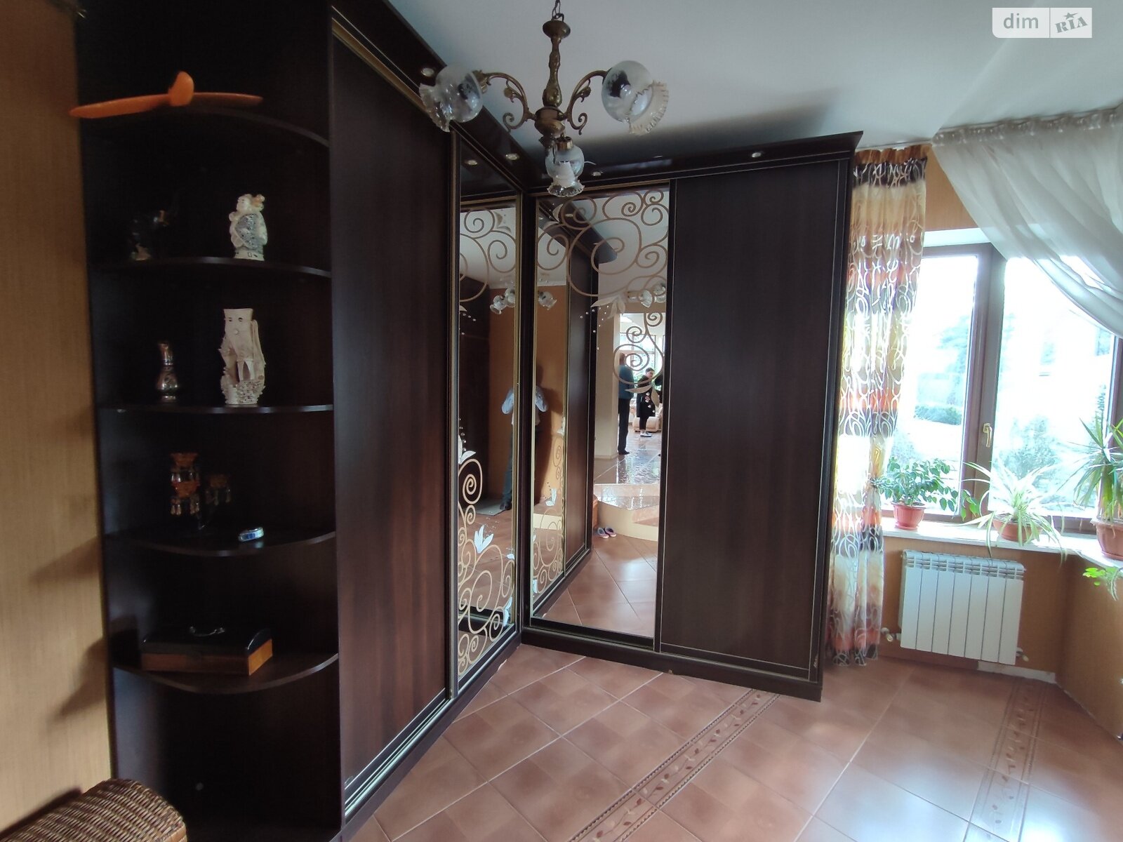 трехэтажный дом с гаражом, 348.8 кв. м, кирпич. Продажа в Левкове фото 1 трехэтажный дом с гаражом, 348.8 кв. м, кирпич. Продажа в Левкове фото 1
