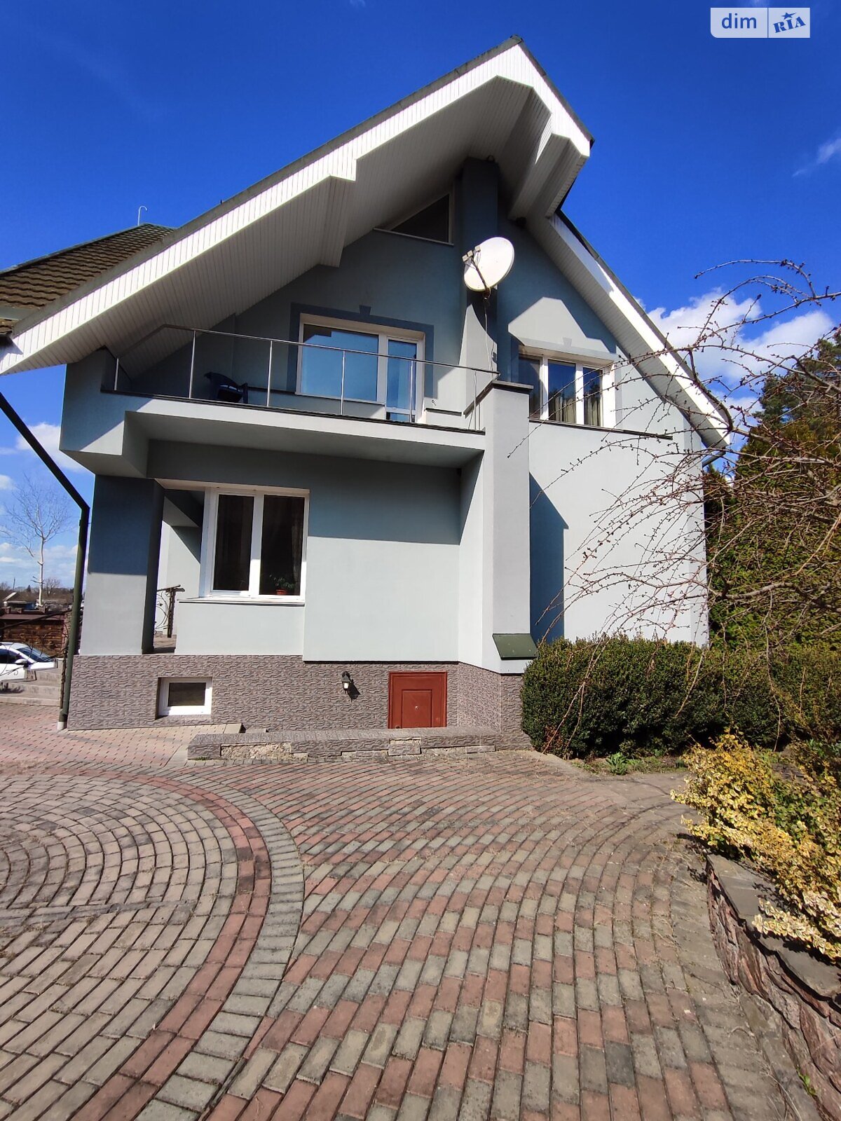 трехэтажный дом с гаражом, 348.8 кв. м, кирпич. Продажа в Левкове фото 1 трехэтажный дом с гаражом, 348.8 кв. м, кирпич. Продажа в Левкове фото 1