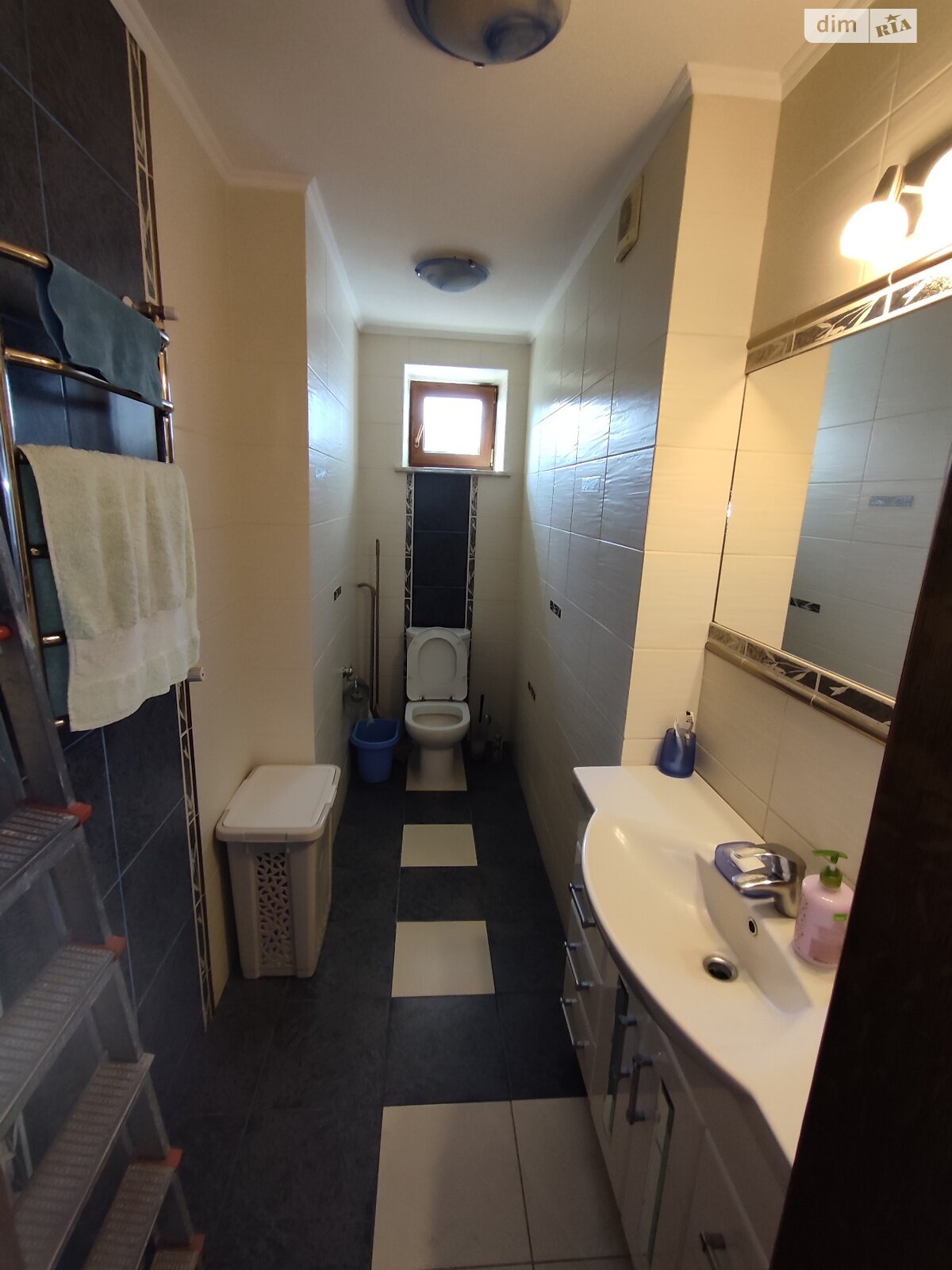 трехэтажный дом с гаражом, 348.8 кв. м, кирпич. Продажа в Левкове фото 1 трехэтажный дом с гаражом, 348.8 кв. м, кирпич. Продажа в Левкове фото 1