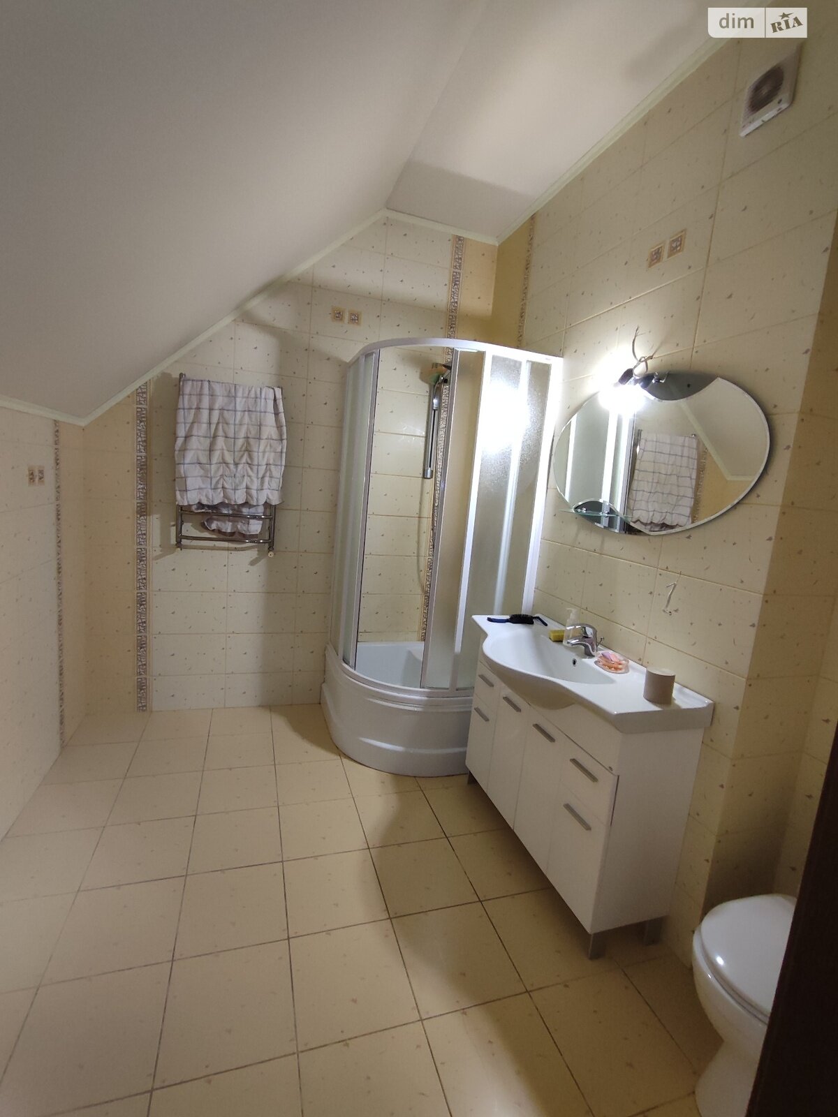 трехэтажный дом с гаражом, 348.8 кв. м, кирпич. Продажа в Левкове фото 1 трехэтажный дом с гаражом, 348.8 кв. м, кирпич. Продажа в Левкове фото 1