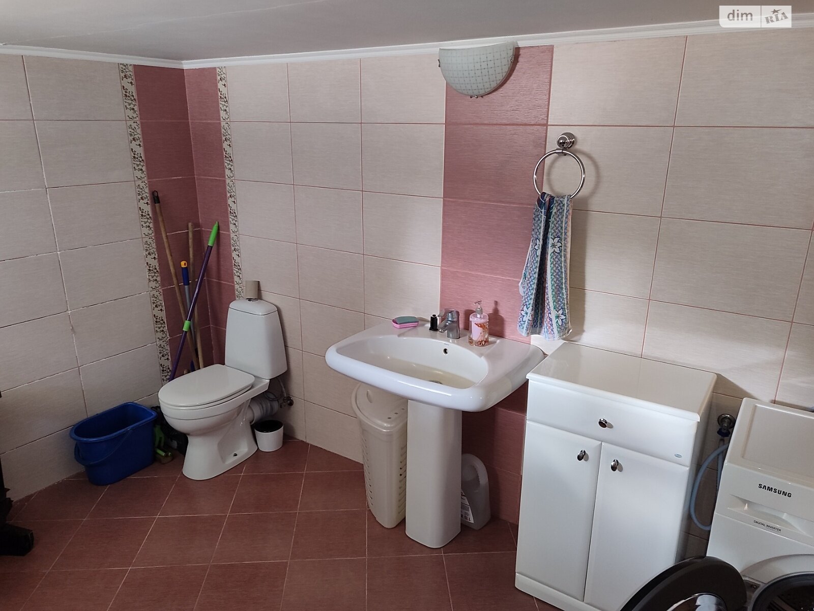 трехэтажный дом с гаражом, 348.8 кв. м, кирпич. Продажа в Левкове фото 1 трехэтажный дом с гаражом, 348.8 кв. м, кирпич. Продажа в Левкове фото 1