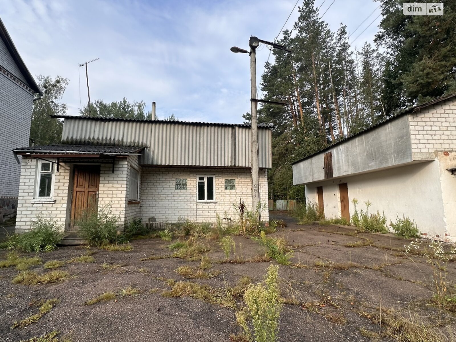 трехэтажный дом, 330.6 кв. м, кирпич. Продажа в Левкове фото 1