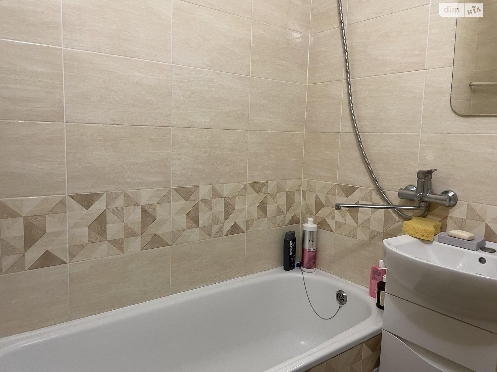 двоповерховий будинок з меблями, 253.9 кв. м, цегла. Продаж у Левкові фото 1 двоповерховий будинок з меблями, 253.9 кв. м, цегла. Продаж у Левкові фото 1
