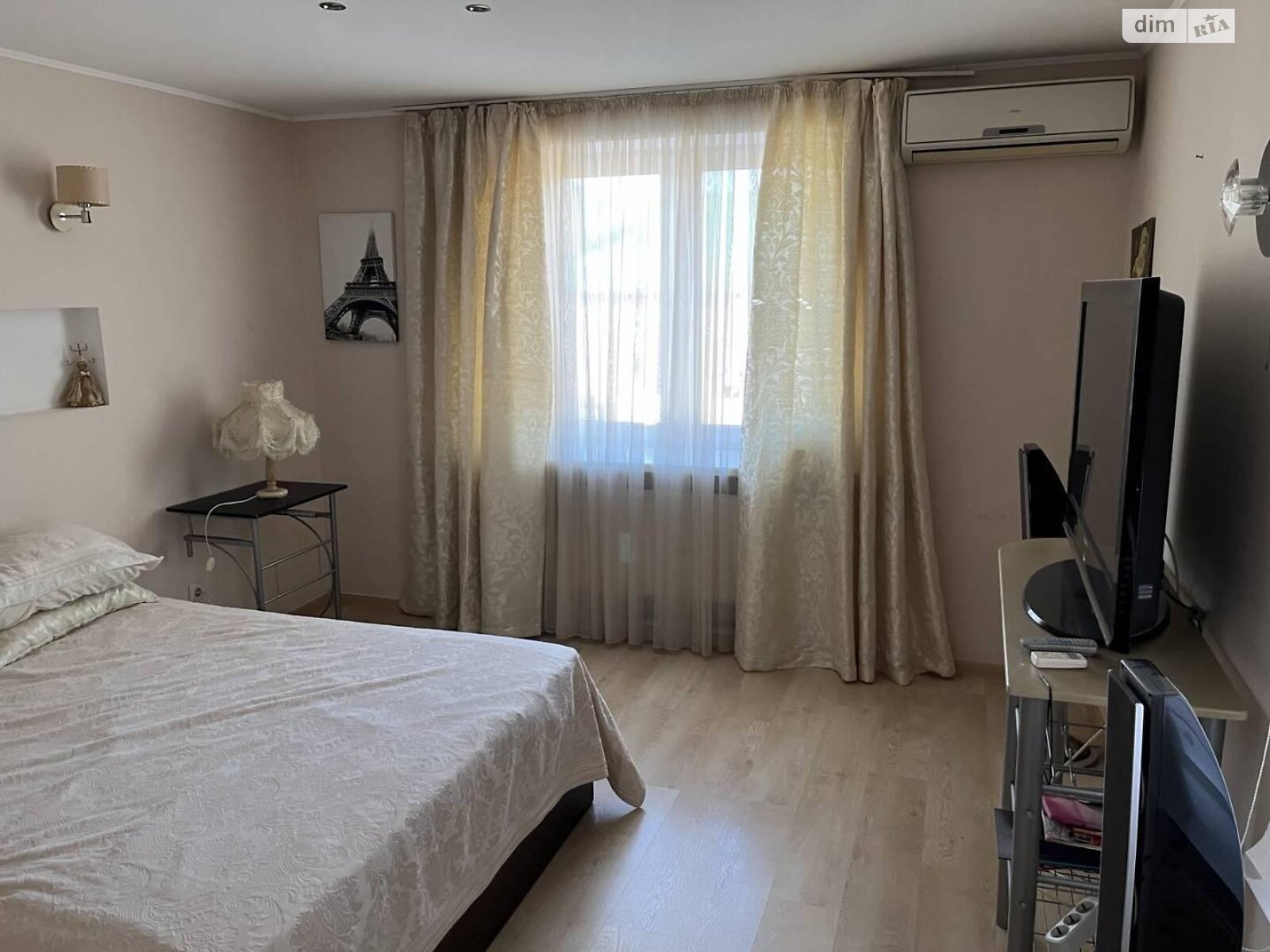 трехэтажный дом, 205 кв. м, кирпич. Продажа в Лиманке фото 1