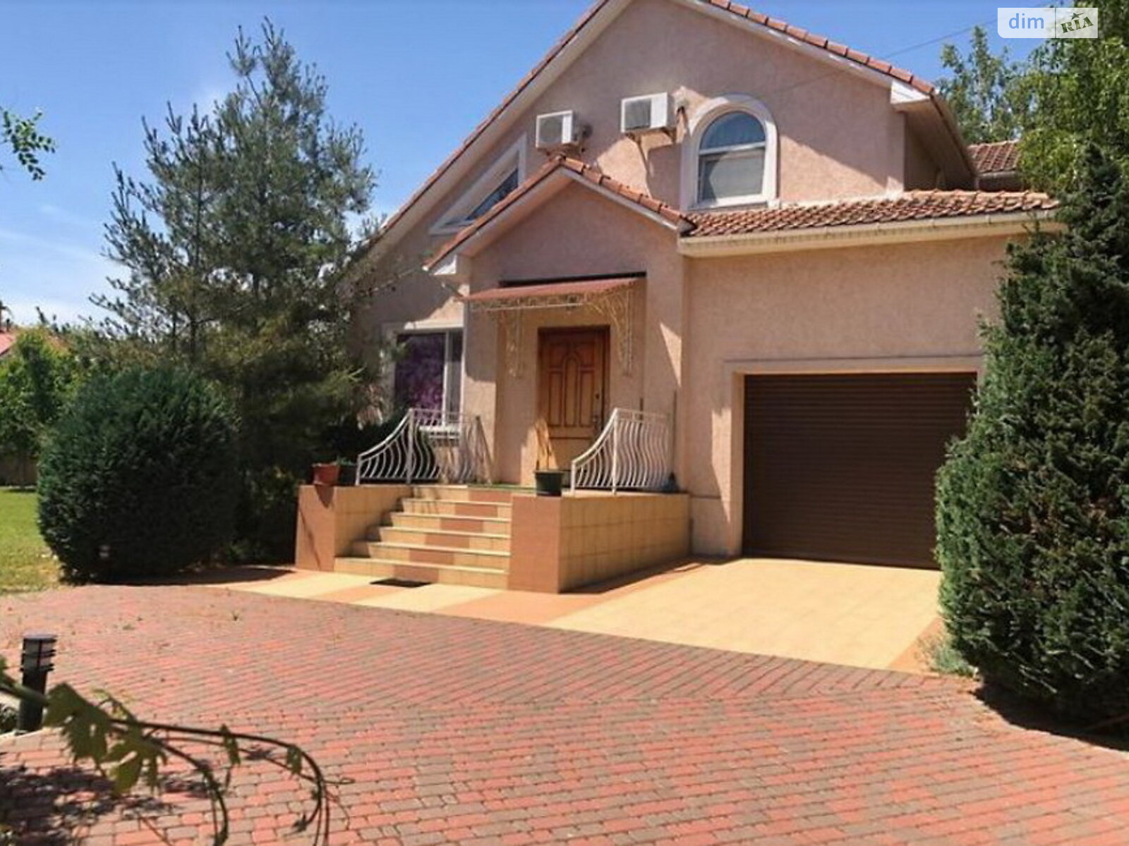 двухэтажный дом с гаражом, 227 кв. м, кирпич. Продажа в Лиманке фото 1