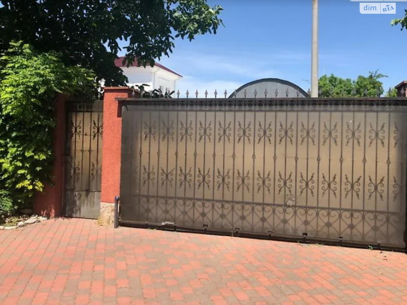 двухэтажный дом с гаражом, 227 кв. м, кирпич. Продажа в Лиманке фото 1