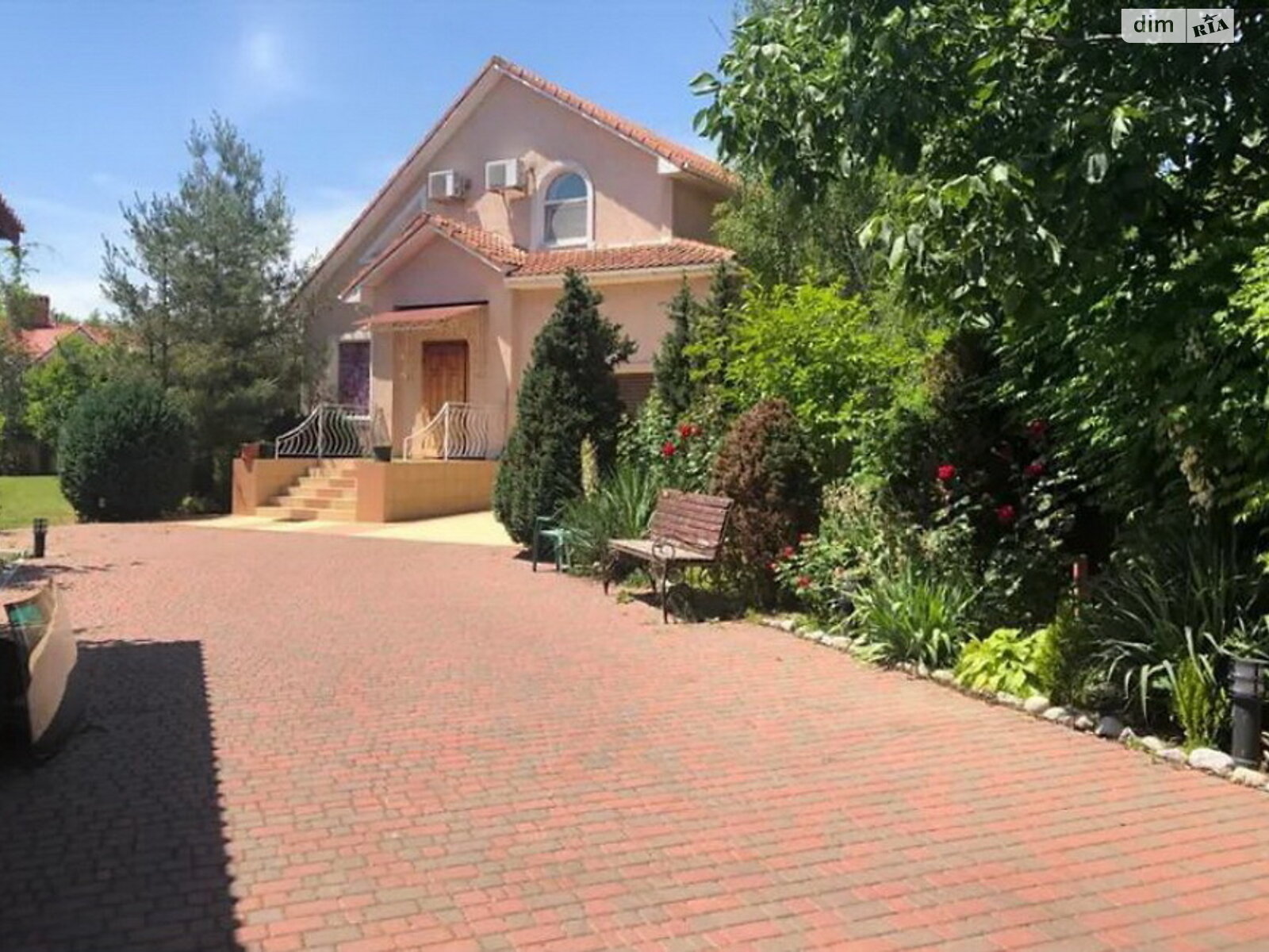 двухэтажный дом с гаражом, 227 кв. м, кирпич. Продажа в Лиманке фото 1