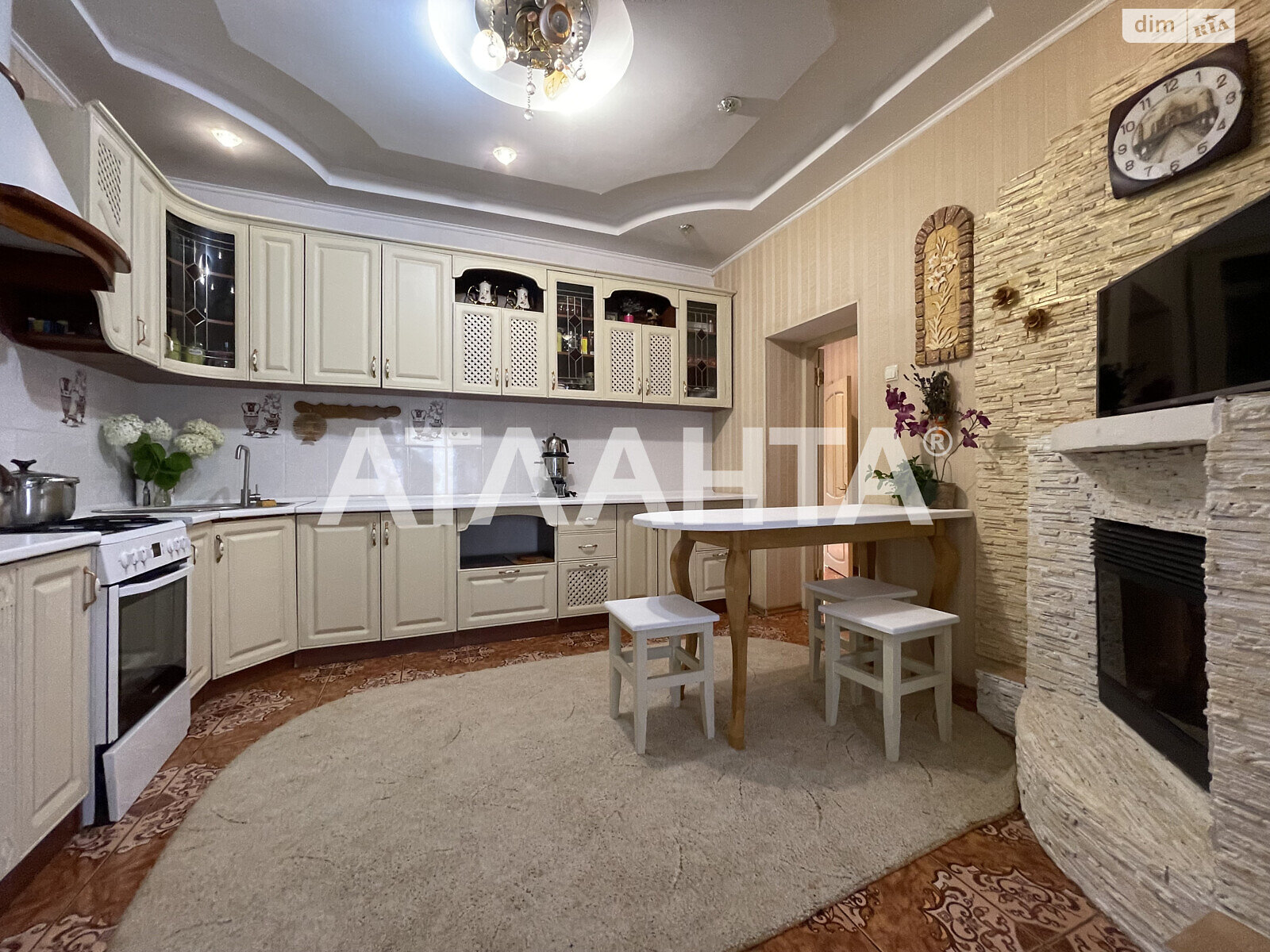трехэтажный дом с мансардой, 180 кв. м, ракушечник (ракушняк). Продажа в Лиманке фото 1 трехэтажный дом с мансардой, 180 кв. м, ракушечник (ракушняк). Продажа в Лиманке фото 1