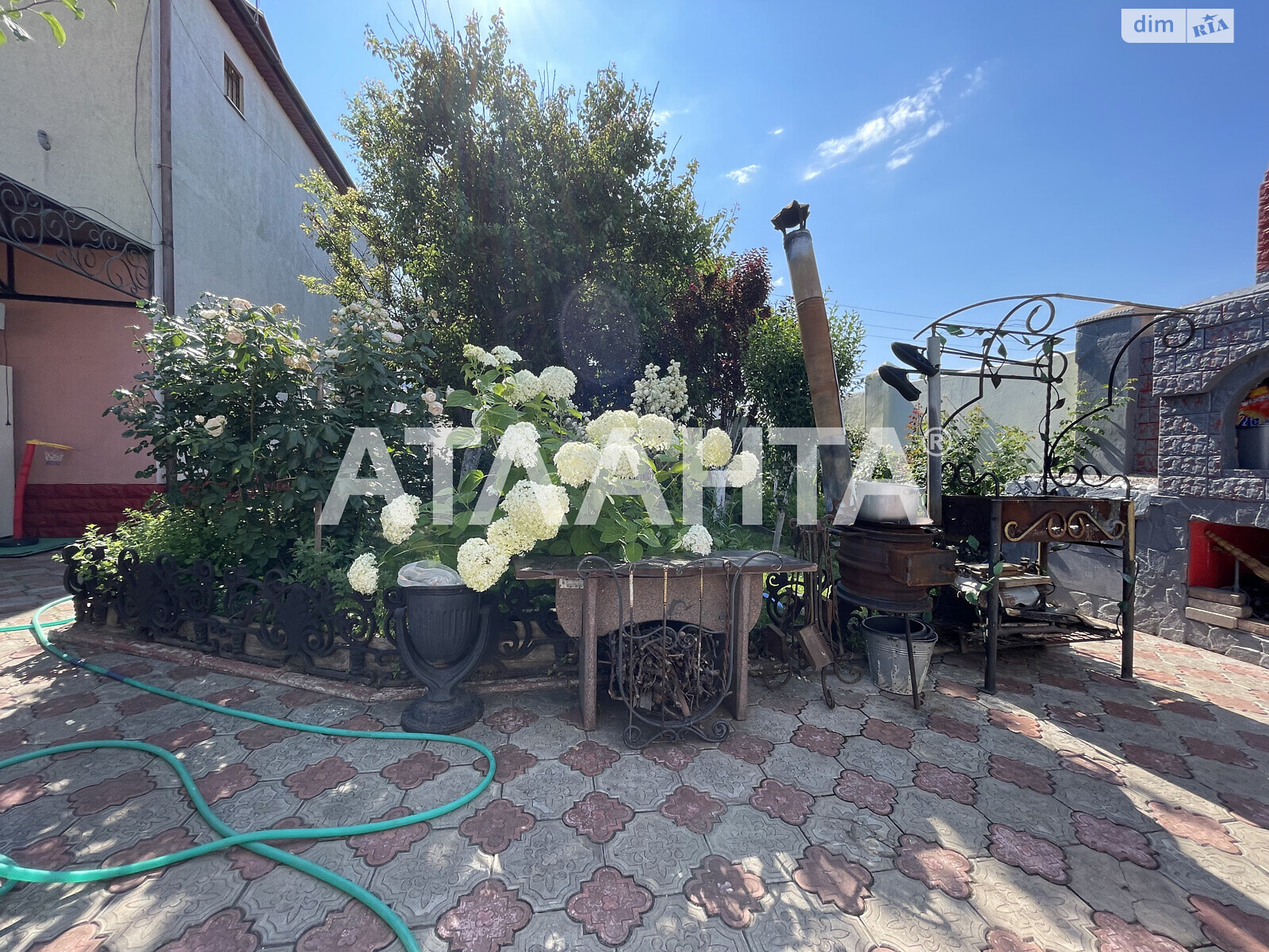 трехэтажный дом с мансардой, 180 кв. м, ракушечник (ракушняк). Продажа в Лиманке фото 1 трехэтажный дом с мансардой, 180 кв. м, ракушечник (ракушняк). Продажа в Лиманке фото 1