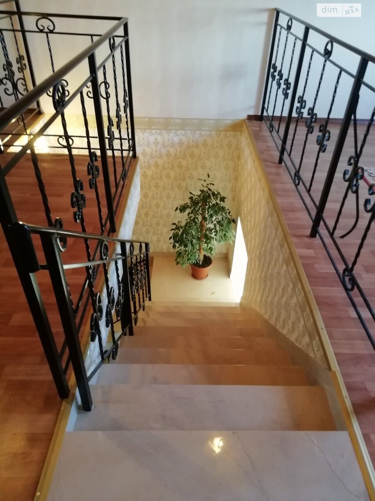 двоповерховий будинок з балконом, 500 кв. м, цегла. Продаж у Лиманці фото 1 двоповерховий будинок з балконом, 500 кв. м, цегла. Продаж у Лиманці фото 1