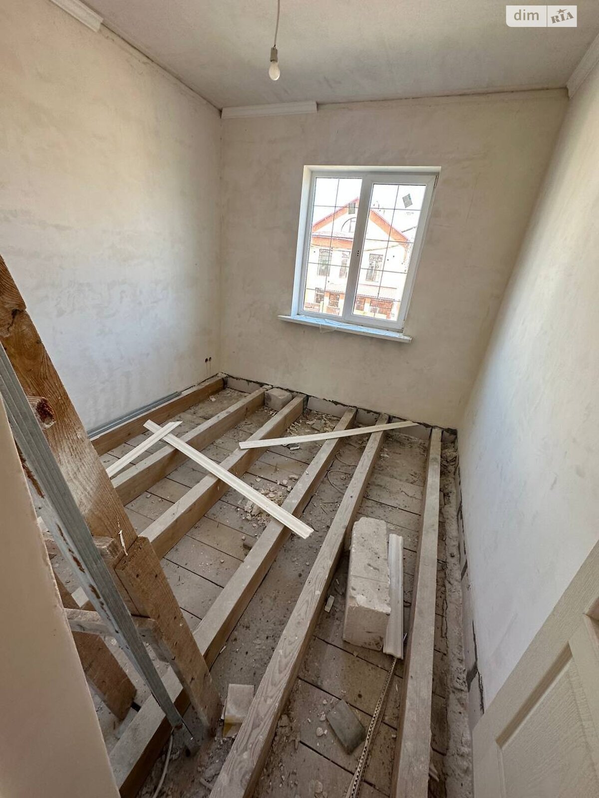 двоповерховий будинок з мансардою, 200 кв. м, пеноблок. Продаж в Лиманці, район Царське Село фото 1