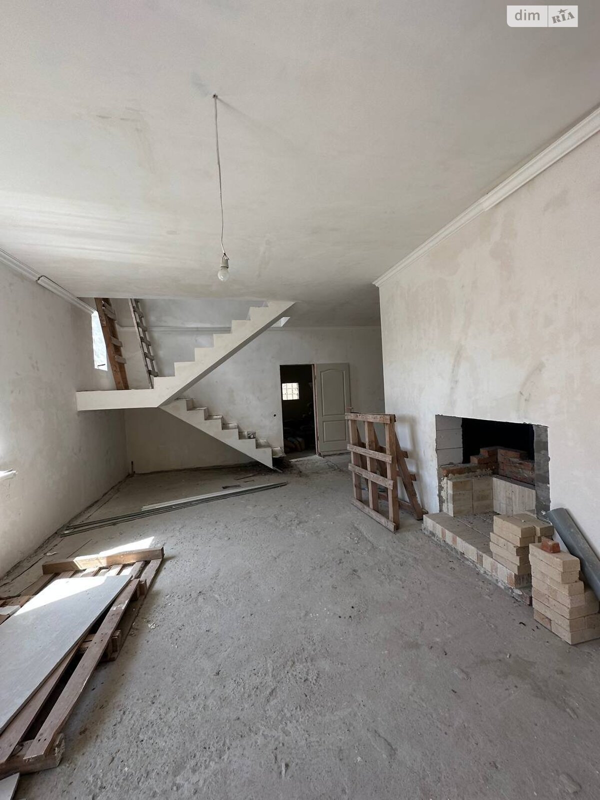 двоповерховий будинок з мансардою, 200 кв. м, пеноблок. Продаж в Лиманці, район Царське Село фото 1