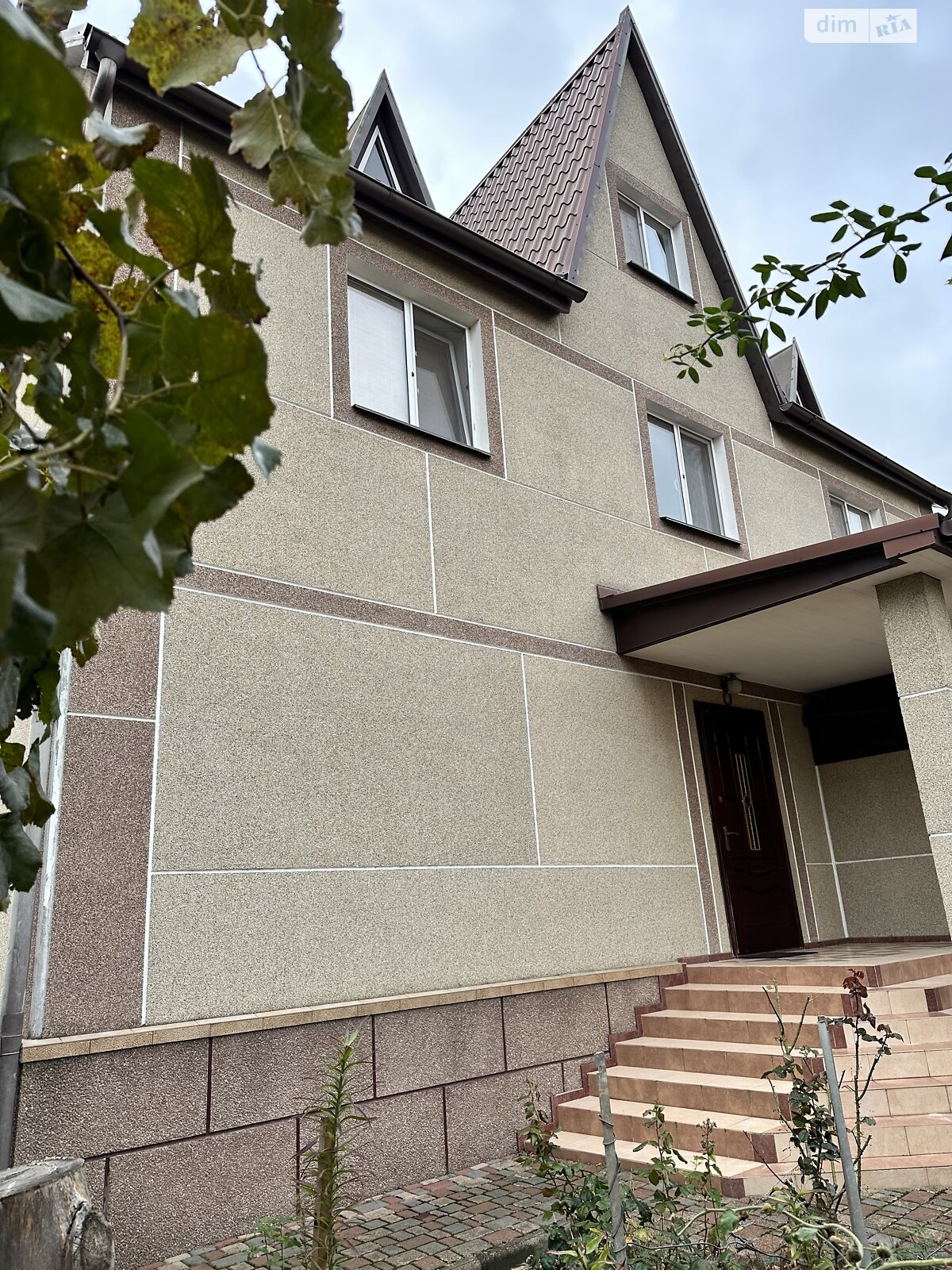 трехэтажный дом с гаражом, 300 кв. м, газобетон. Продажа в Лиманке район Царское Село фото 1 трехэтажный дом с гаражом, 300 кв. м, газобетон. Продажа в Лиманке район Царское Село фото 1