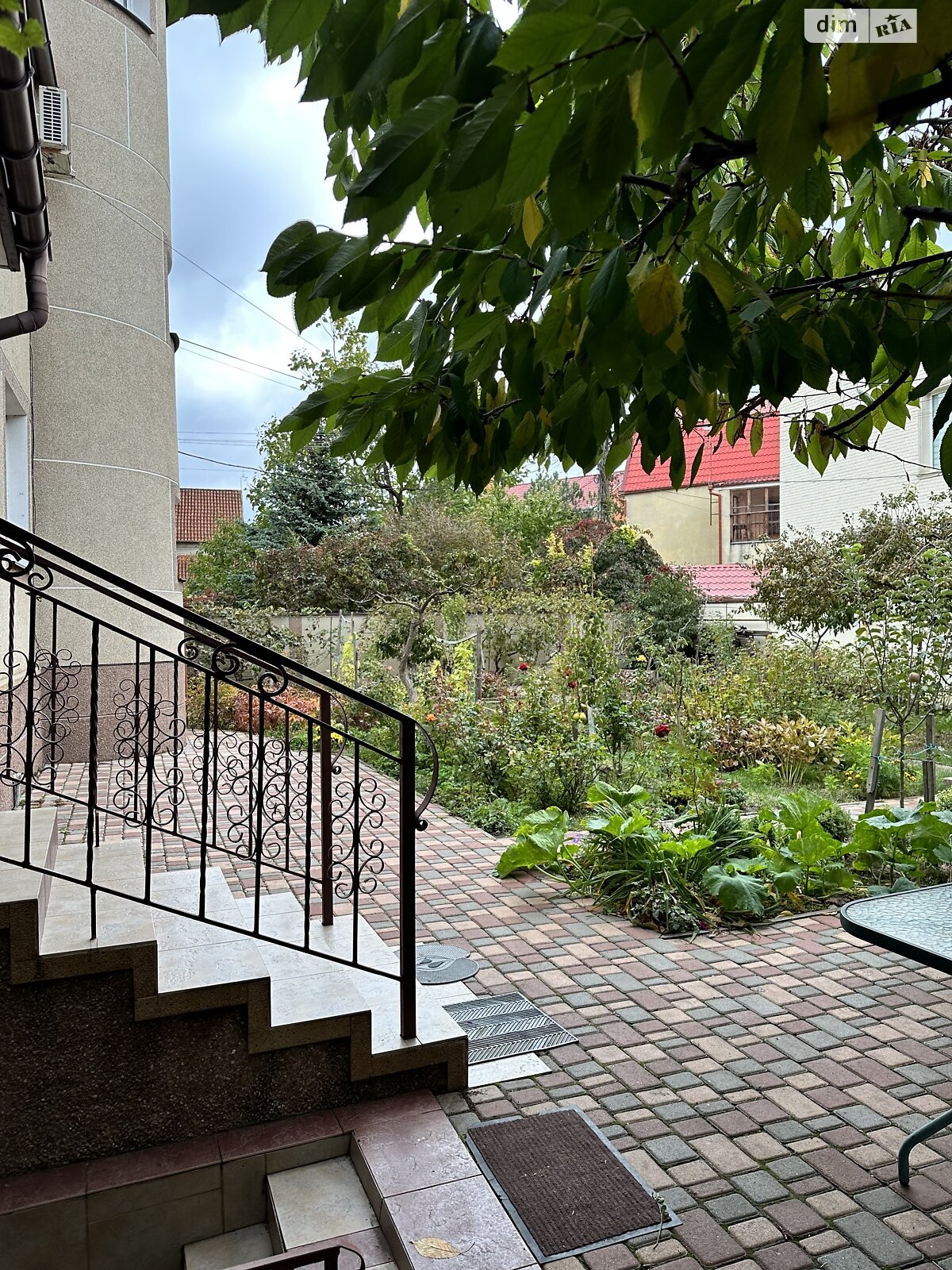 трехэтажный дом с гаражом, 300 кв. м, газобетон. Продажа в Лиманке район Царское Село фото 1 трехэтажный дом с гаражом, 300 кв. м, газобетон. Продажа в Лиманке район Царское Село фото 1