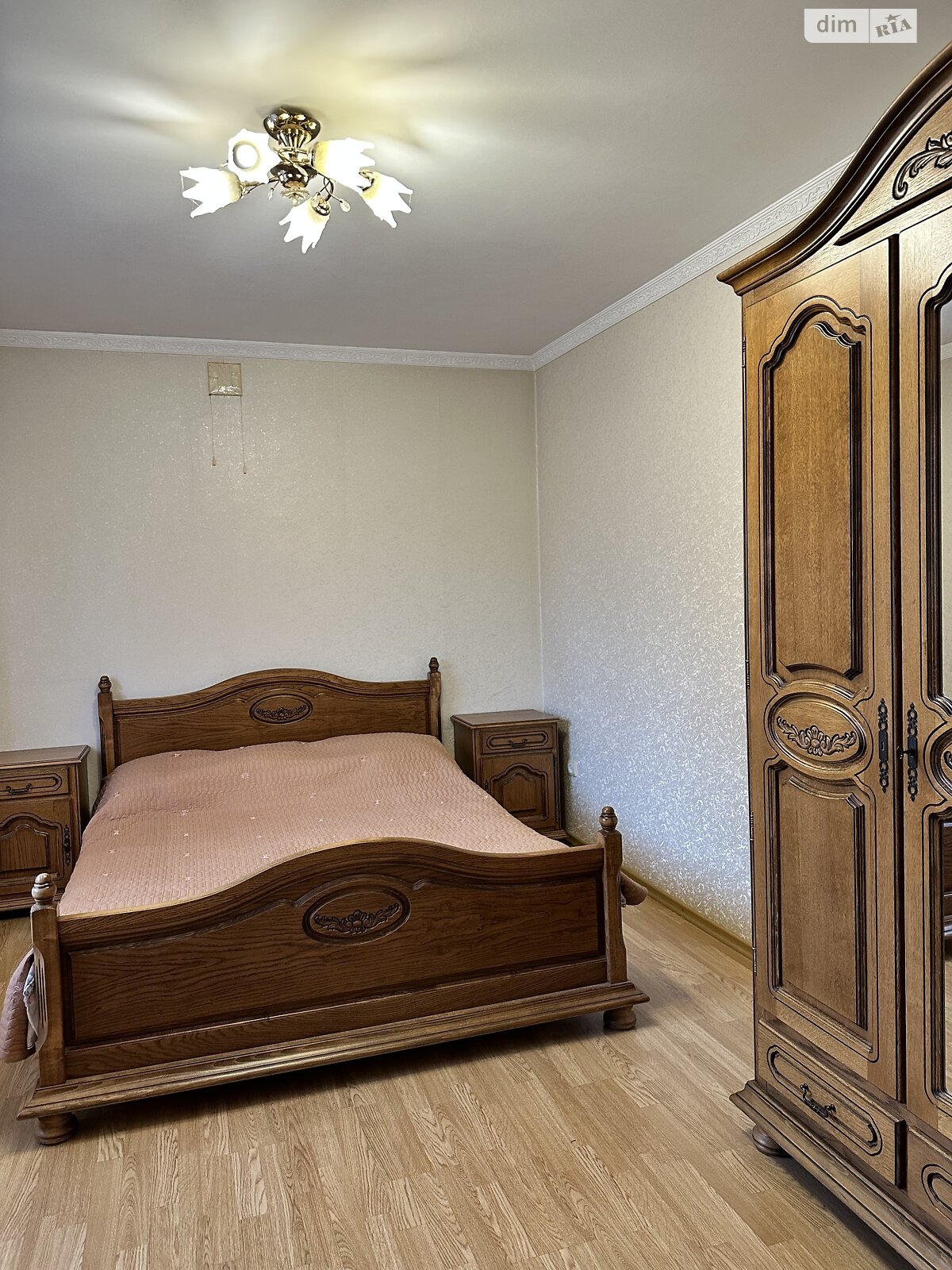 трехэтажный дом с гаражом, 300 кв. м, газобетон. Продажа в Лиманке район Царское Село фото 1 трехэтажный дом с гаражом, 300 кв. м, газобетон. Продажа в Лиманке район Царское Село фото 1