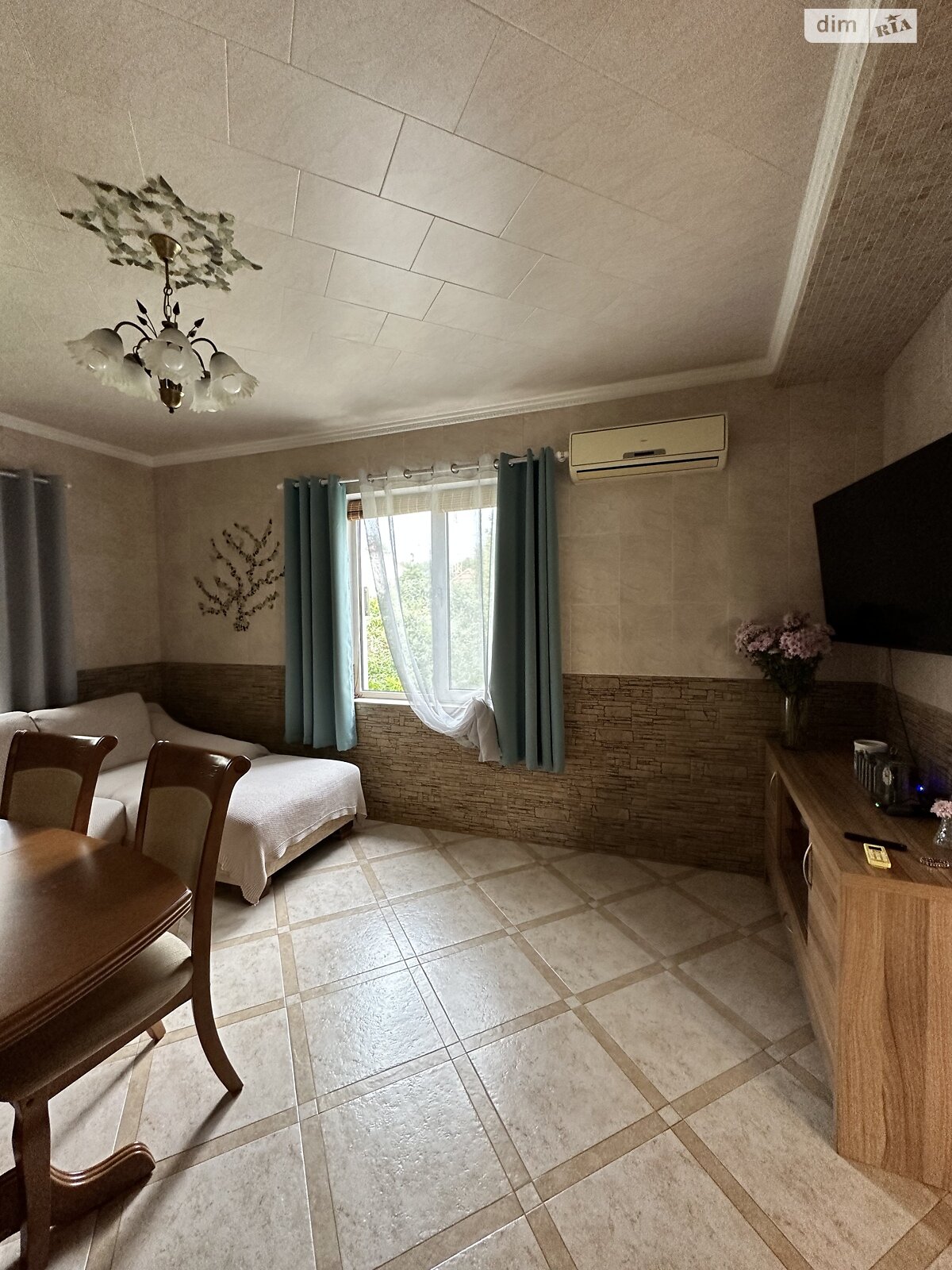 трехэтажный дом с гаражом, 300 кв. м, газобетон. Продажа в Лиманке район Царское Село фото 1 трехэтажный дом с гаражом, 300 кв. м, газобетон. Продажа в Лиманке район Царское Село фото 1