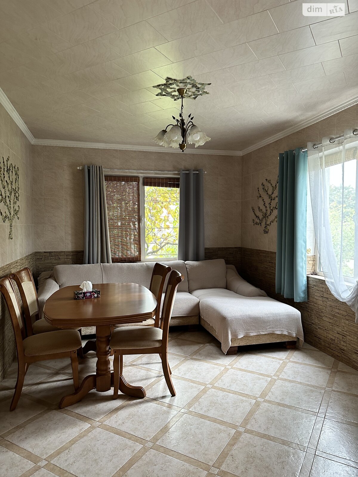 трехэтажный дом с гаражом, 300 кв. м, газобетон. Продажа в Лиманке район Царское Село фото 1 трехэтажный дом с гаражом, 300 кв. м, газобетон. Продажа в Лиманке район Царское Село фото 1