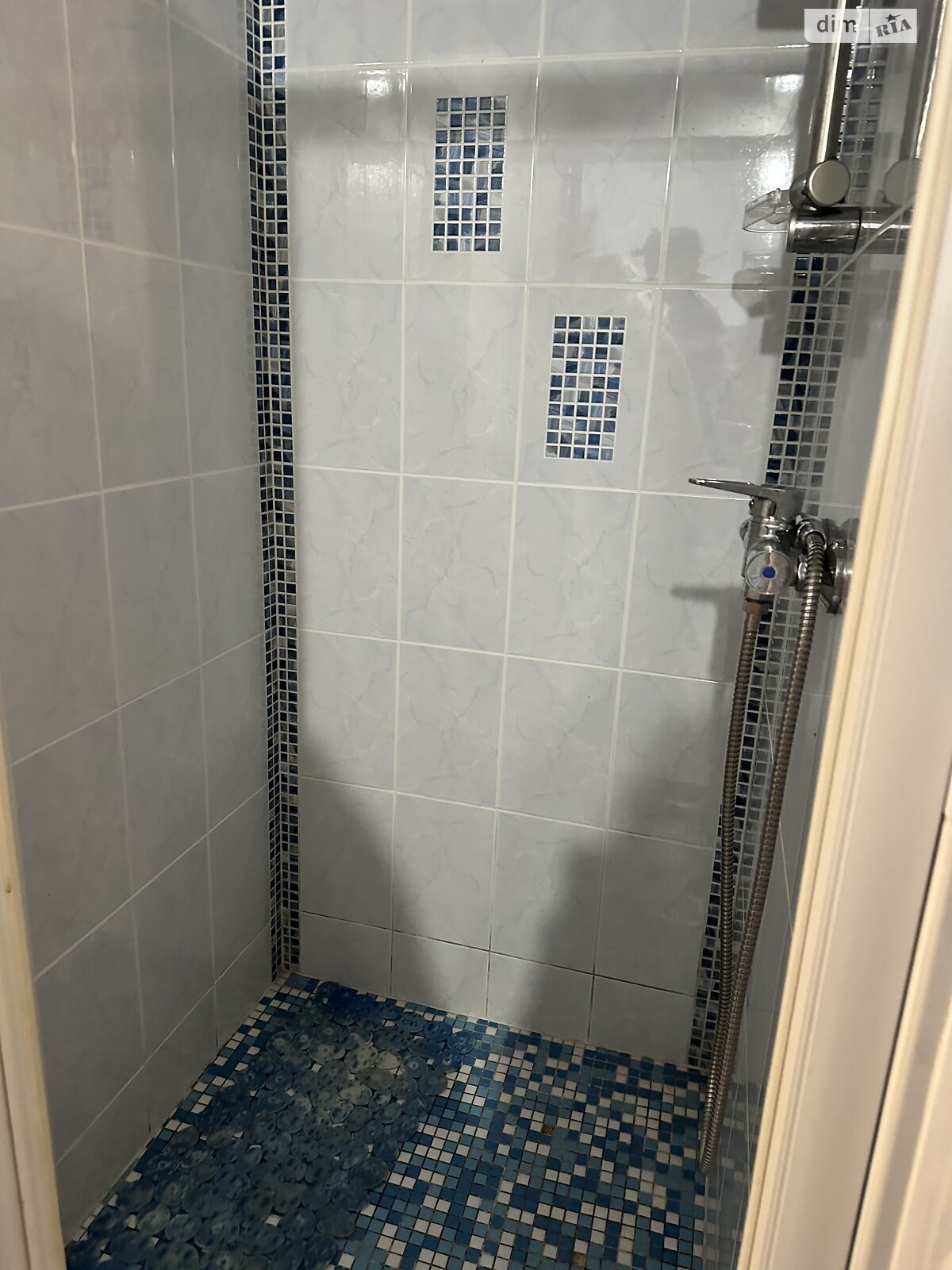 трехэтажный дом с гаражом, 300 кв. м, газобетон. Продажа в Лиманке район Царское Село фото 1 трехэтажный дом с гаражом, 300 кв. м, газобетон. Продажа в Лиманке район Царское Село фото 1