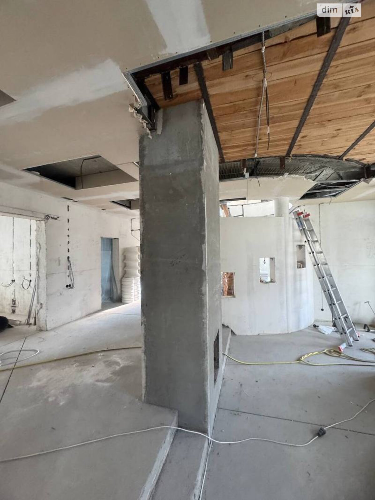 двоповерховий будинок з гаражем, 350 кв. м, цегла. Продаж у Лиманці фото 1