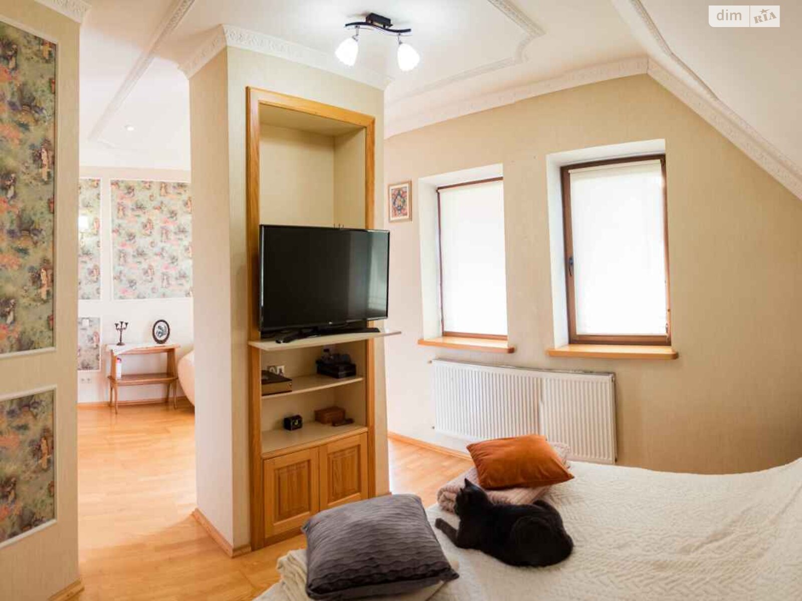 двухэтажный дом с гаражом, 283.6 кв. м, кирпич. Продажа в Липинах фото 1