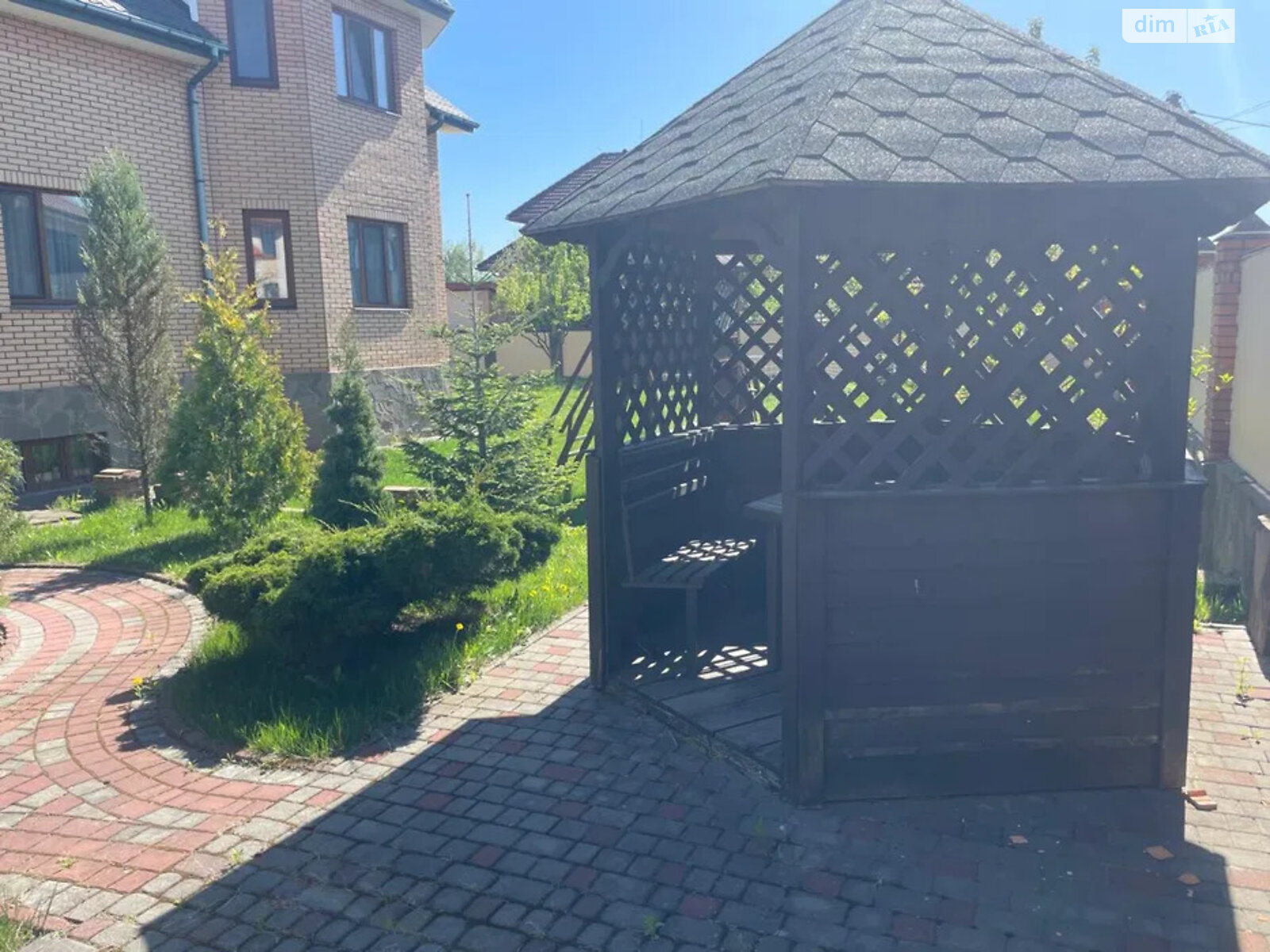 двухэтажный дом с гаражом, 271.5 кв. м, кирпич. Продажа в Липинах фото 1