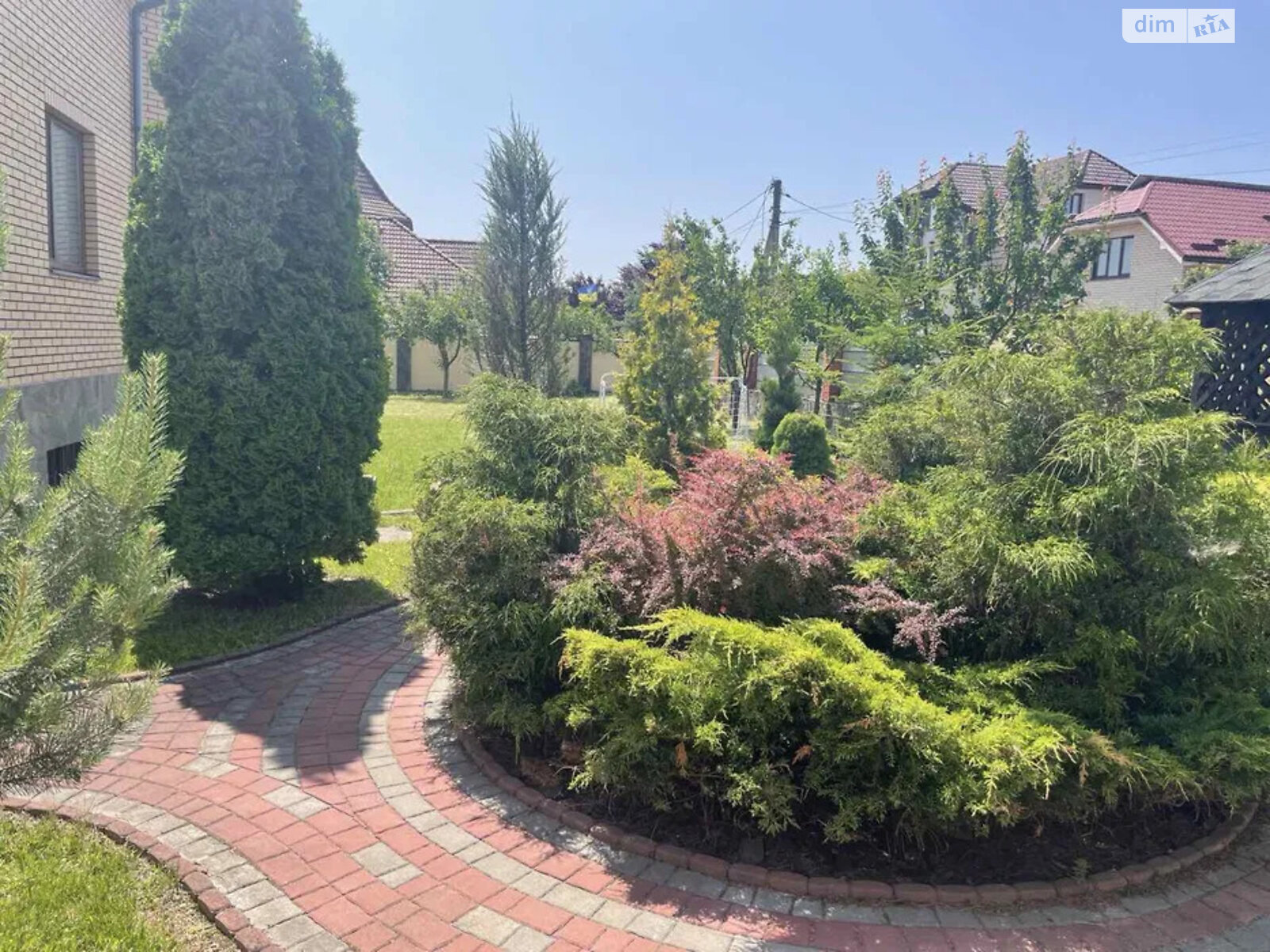 двухэтажный дом с гаражом, 271.5 кв. м, кирпич. Продажа в Липинах фото 1