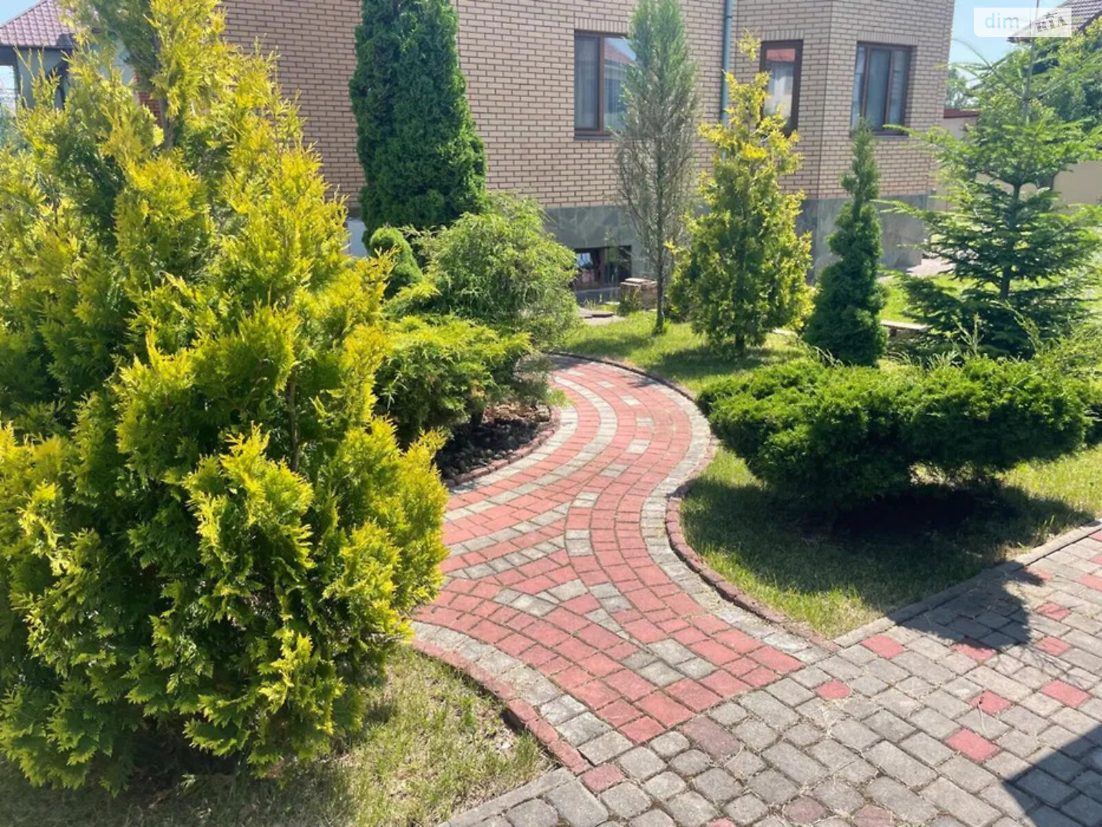 двухэтажный дом с гаражом, 271.5 кв. м, кирпич. Продажа в Липинах фото 1