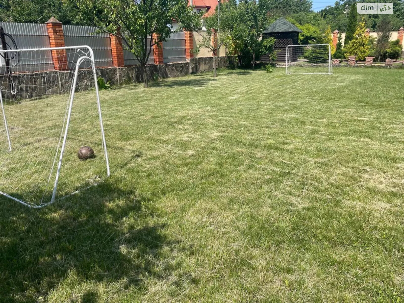 двухэтажный дом с гаражом, 271.5 кв. м, кирпич. Продажа в Липинах фото 1