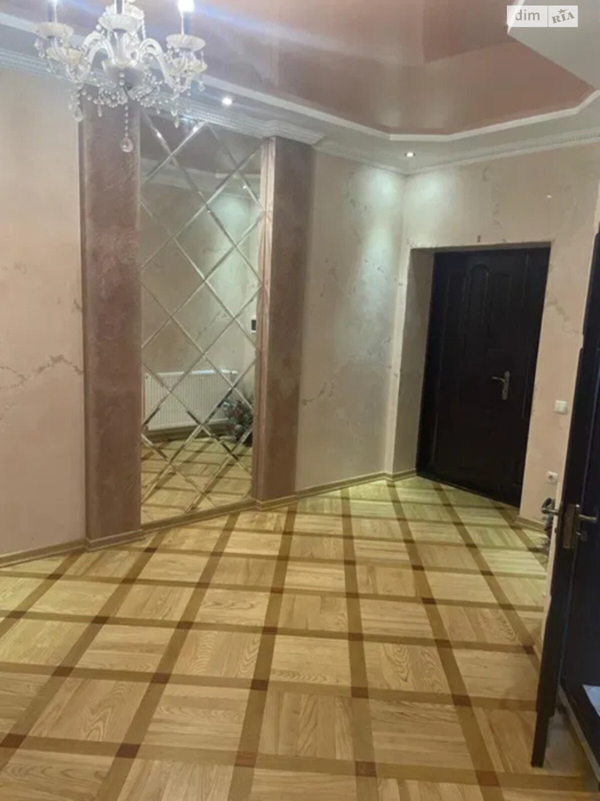 двухэтажный дом с гаражом, 271.5 кв. м, кирпич. Продажа в Липинах фото 1