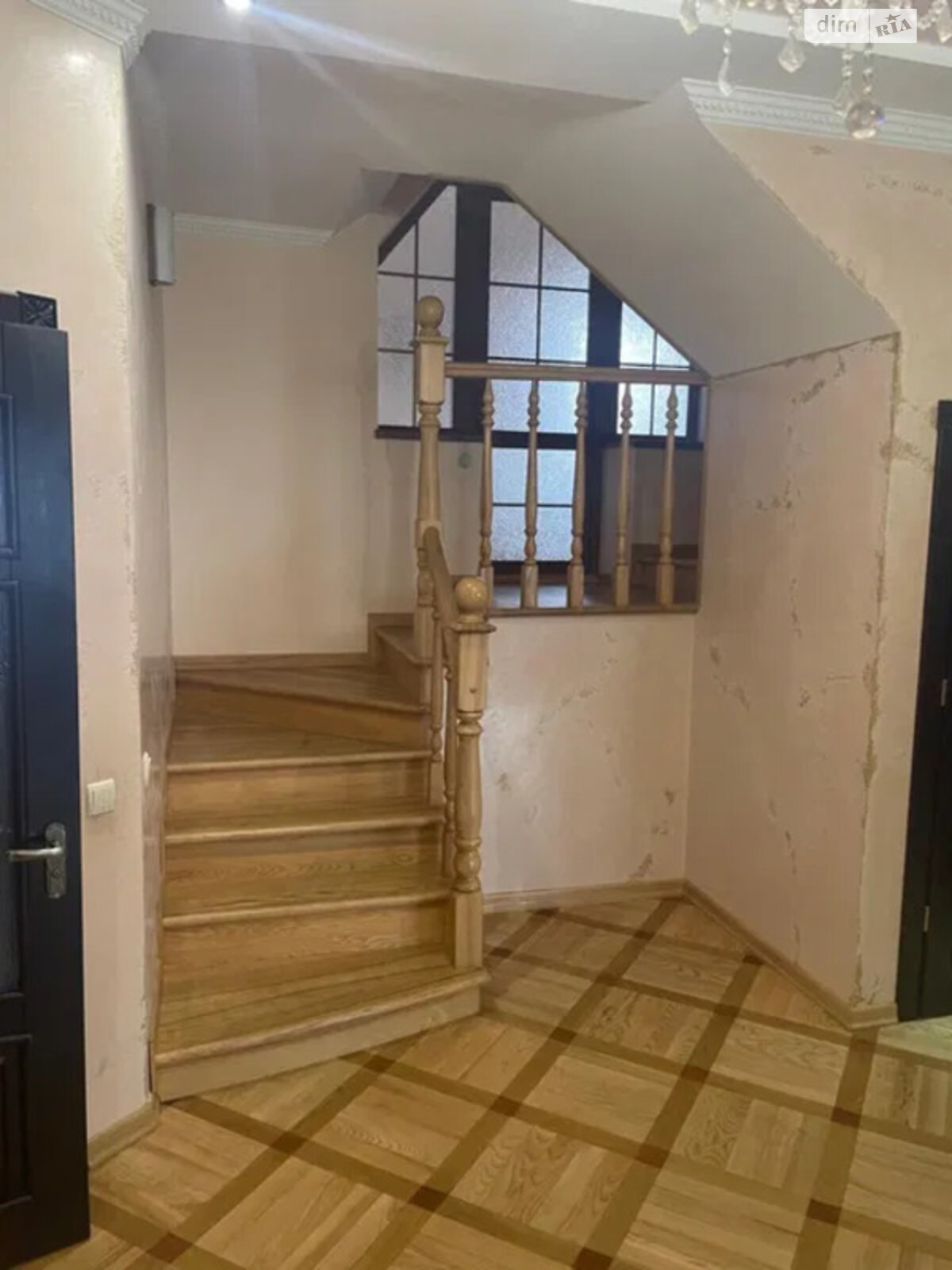 двухэтажный дом с гаражом, 271.5 кв. м, кирпич. Продажа в Липинах фото 1