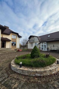 двухэтажный дом с отоплением, 350 кв. м, кирпич. Продажа в Липинах фото 2