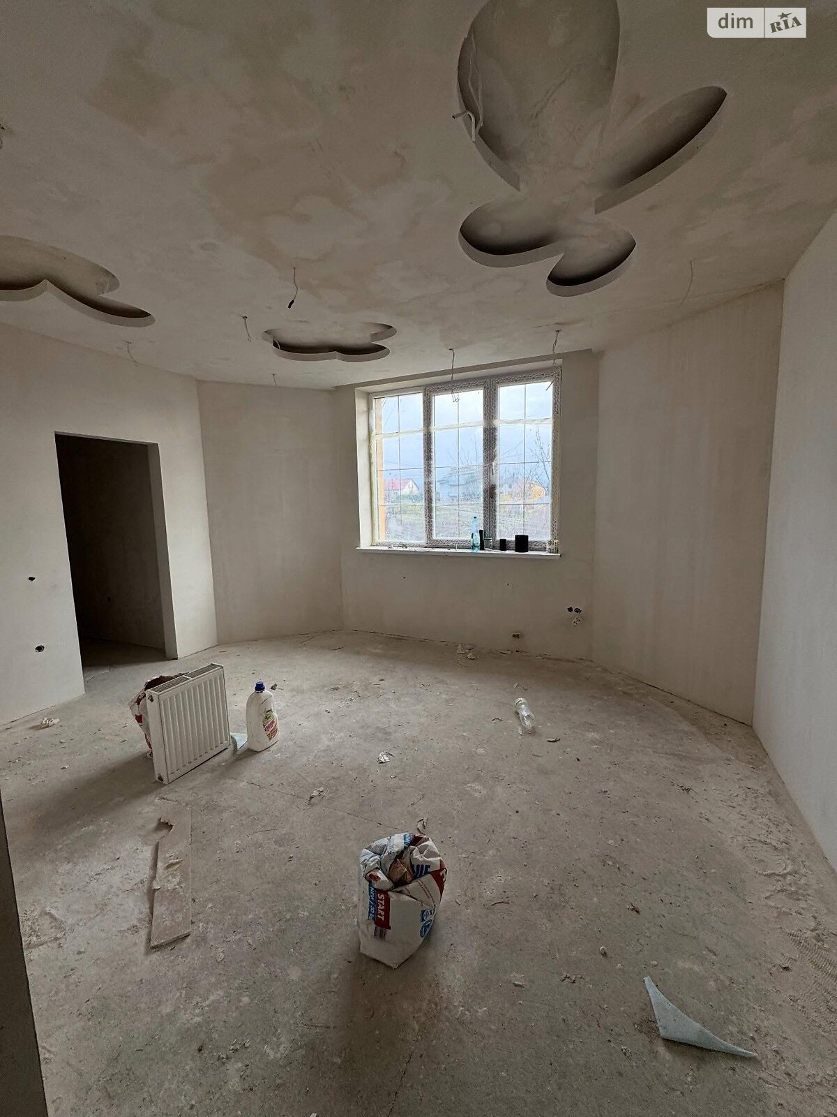 двухэтажный дом с отоплением, 350 кв. м, кирпич. Продажа в Липинах фото 1