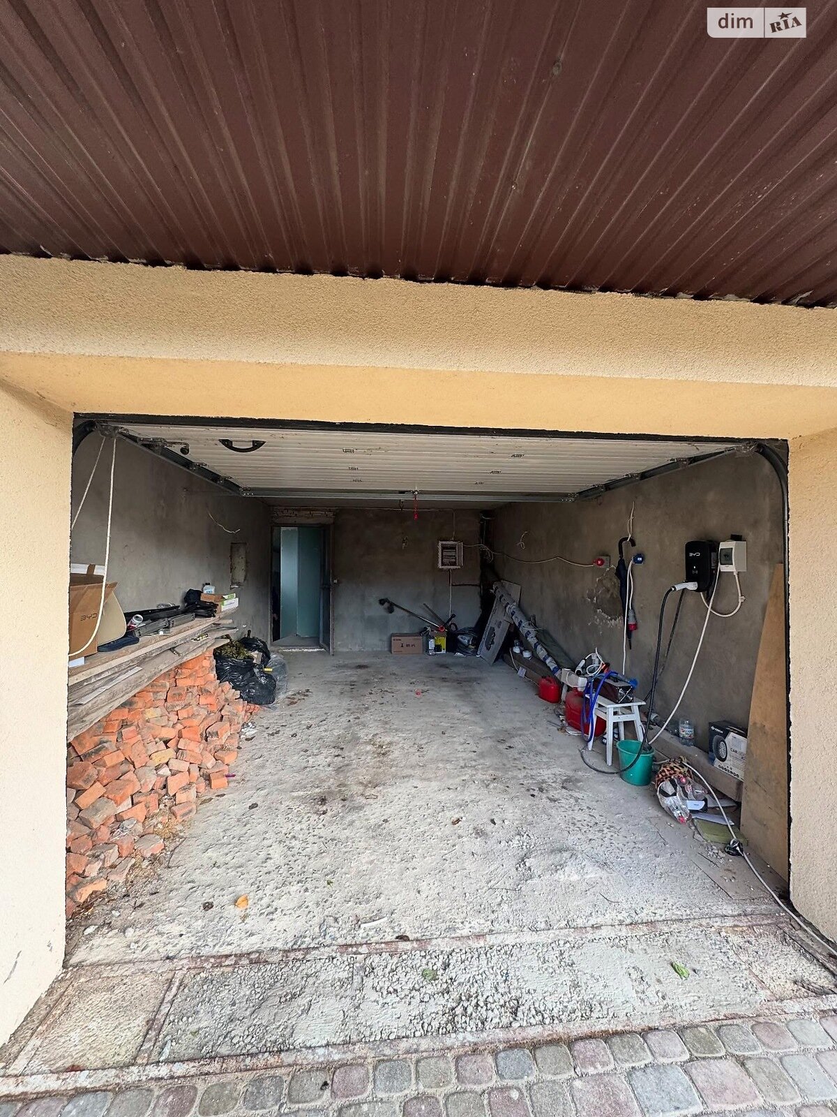 двухэтажный дом с отоплением, 350 кв. м, кирпич. Продажа в Липинах фото 1