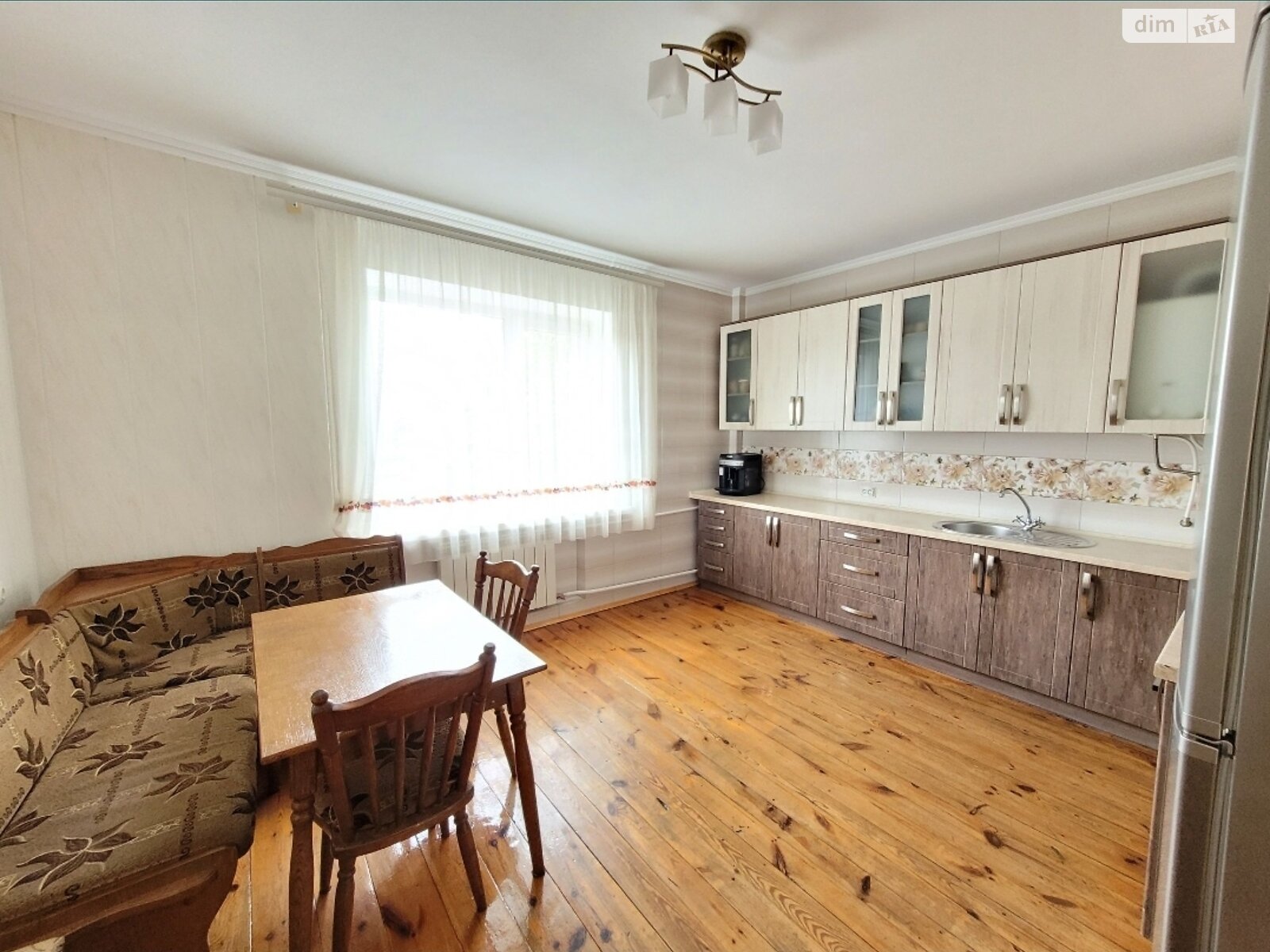 двоповерховий будинок, 357 кв. м, цегла. Продаж у Липинах фото 1 двоповерховий будинок, 357 кв. м, цегла. Продаж у Липинах фото 1