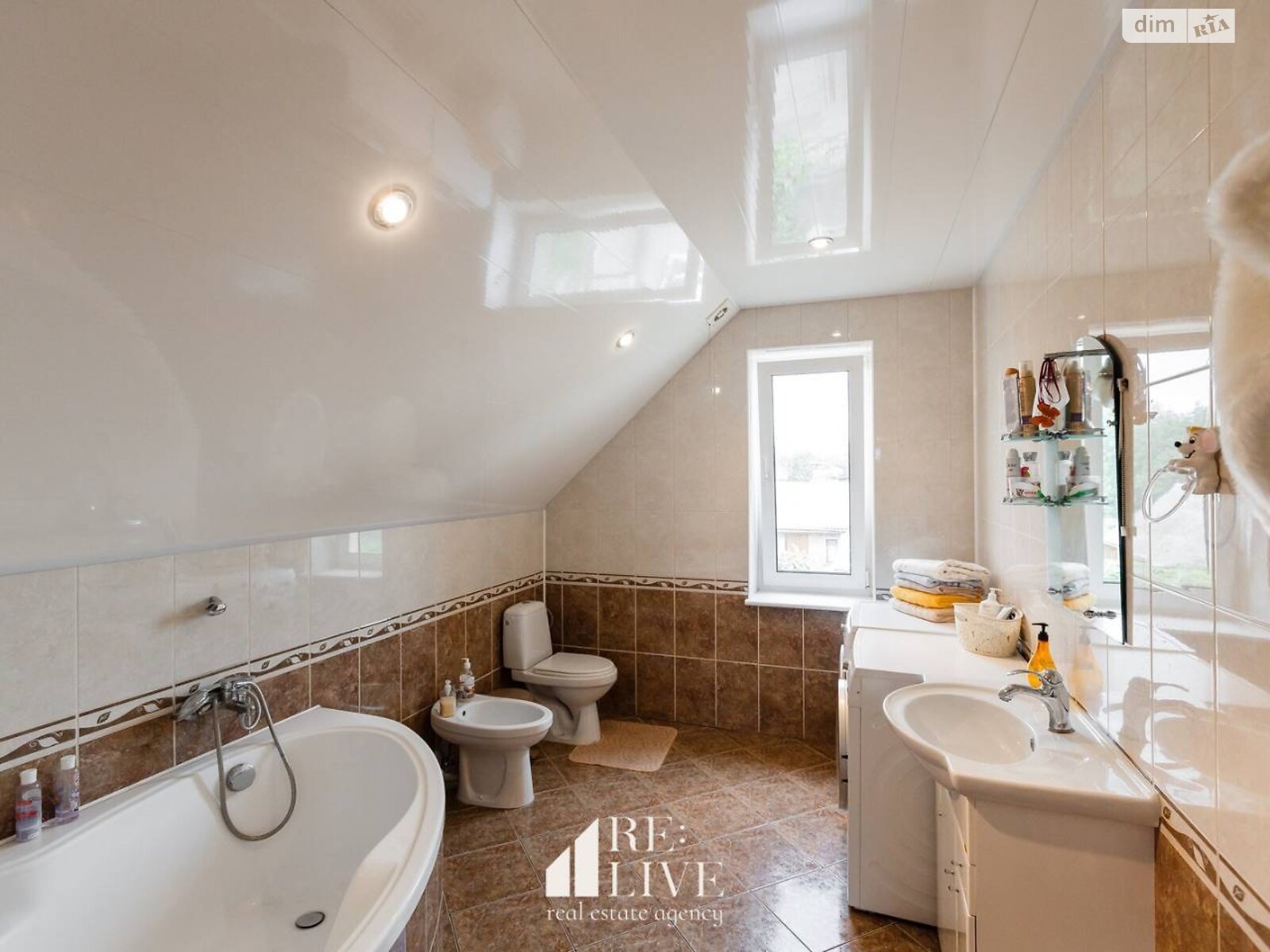двоповерховий будинок з гаражем, 256 кв. м, цегла. Продаж у Лищі фото 1 двоповерховий будинок з гаражем, 256 кв. м, цегла. Продаж у Лищі фото 1