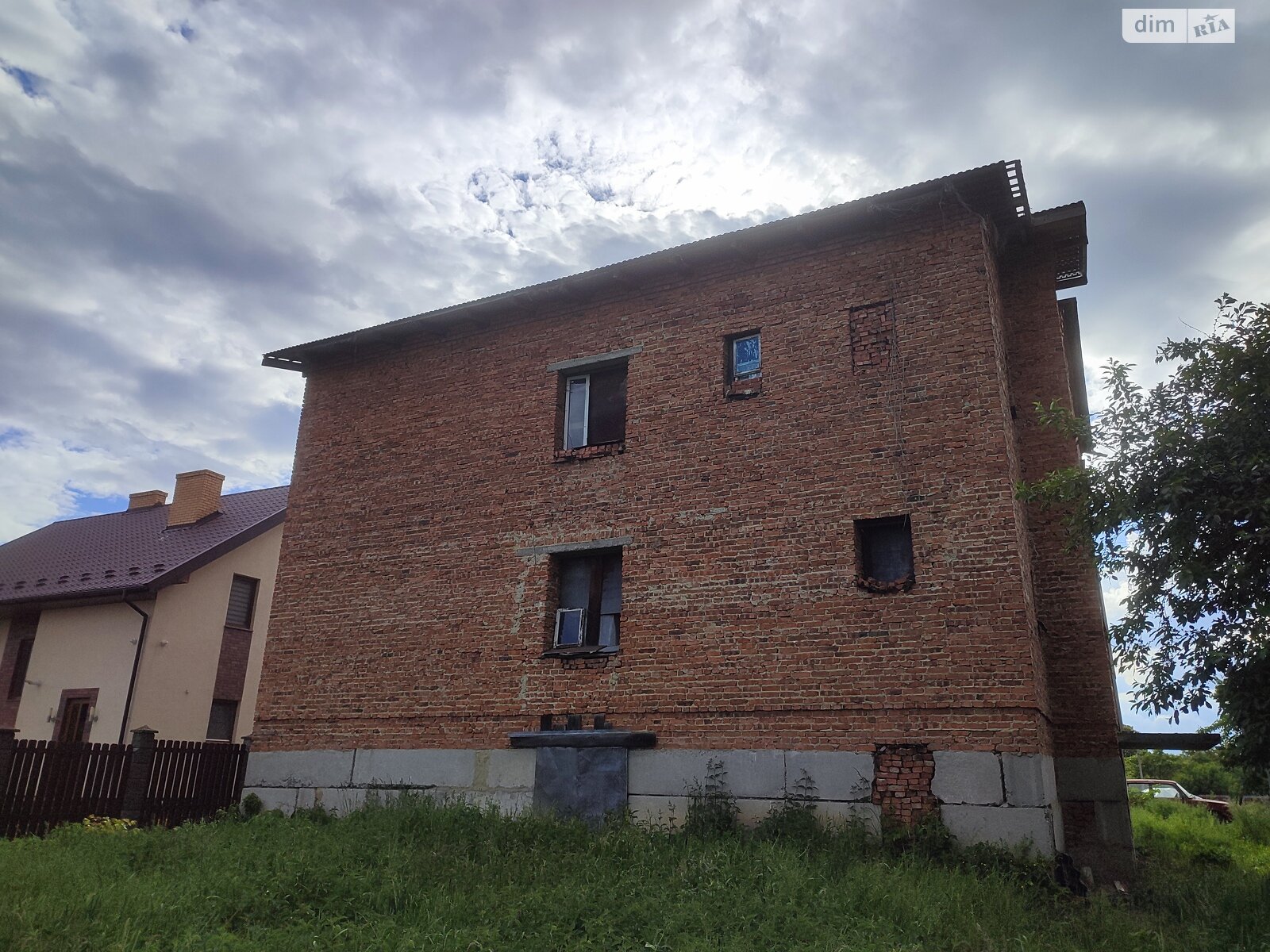 двухэтажный дом, 270 кв. м, кирпич. Продажа в Лисиничах фото 1 двухэтажный дом, 270 кв. м, кирпич. Продажа в Лисиничах фото 1