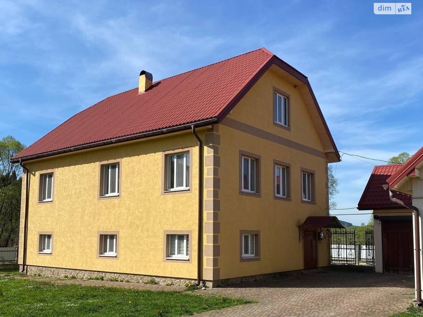 двухэтажный дом с гаражом, 212 кв. м, кирпич. Продажа в Лосинце фото 1 двухэтажный дом с гаражом, 212 кв. м, кирпич. Продажа в Лосинце фото 1