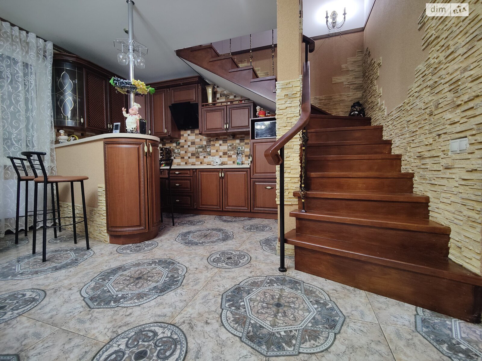 двухэтажный дом, 105.6 кв. м, кирпич. Продажа в Лозовке фото 1 двухэтажный дом, 105.6 кв. м, кирпич. Продажа в Лозовке фото 1