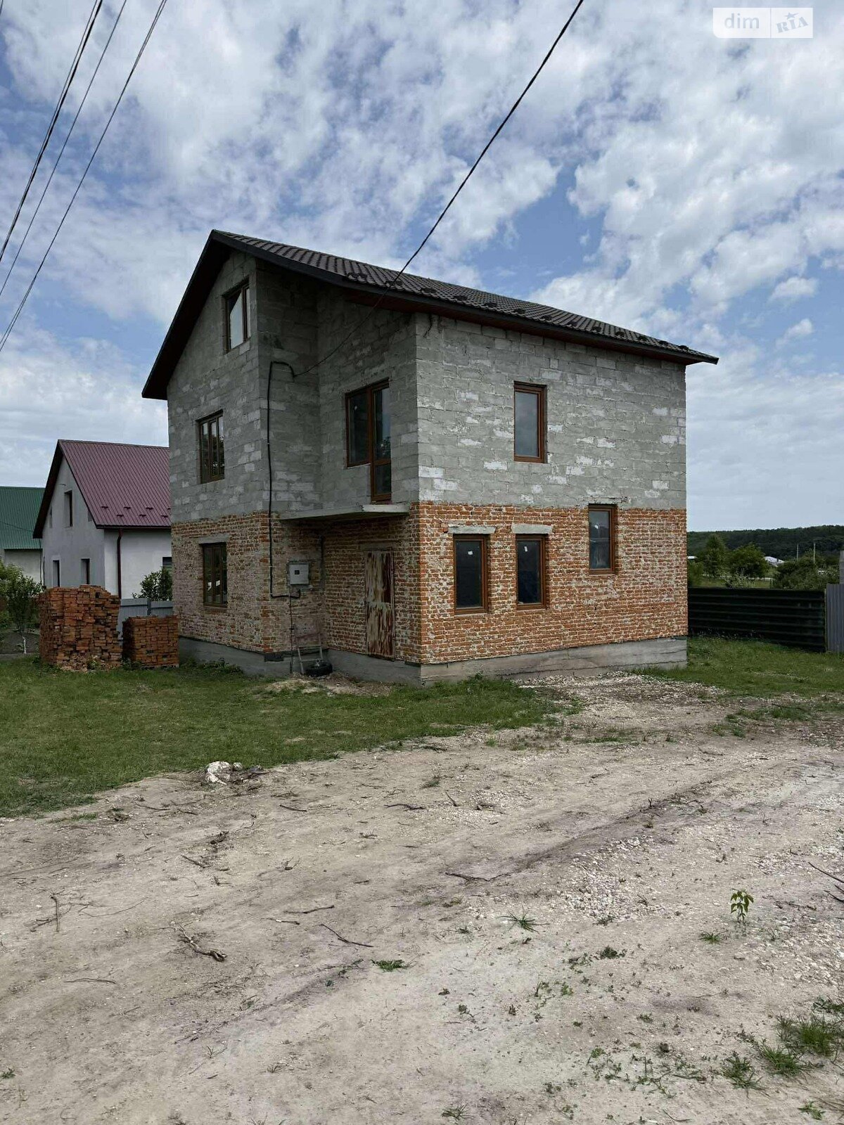 двухэтажный дом, 120 кв. м, кирпич. Продажа в Лучке фото 1 двухэтажный дом, 120 кв. м, кирпич. Продажа в Лучке фото 1