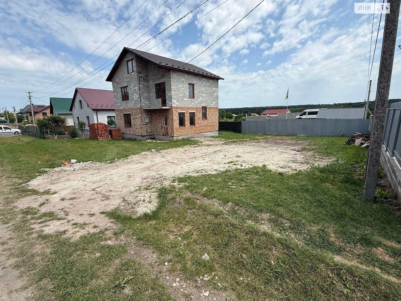 двухэтажный дом, 120 кв. м, кирпич. Продажа в Лучке фото 1 двухэтажный дом, 120 кв. м, кирпич. Продажа в Лучке фото 1